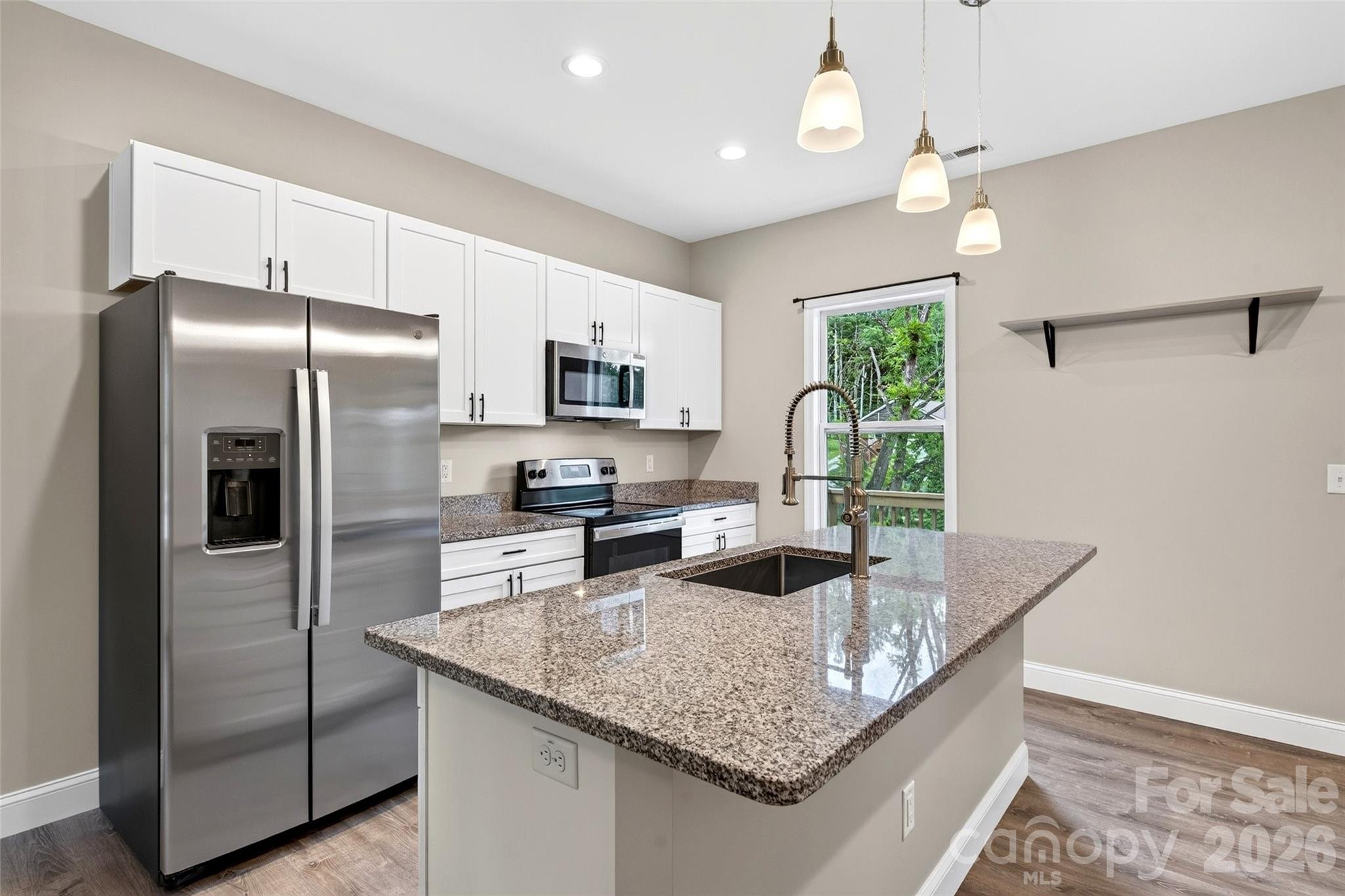 88 Walker Street — Black Mountain