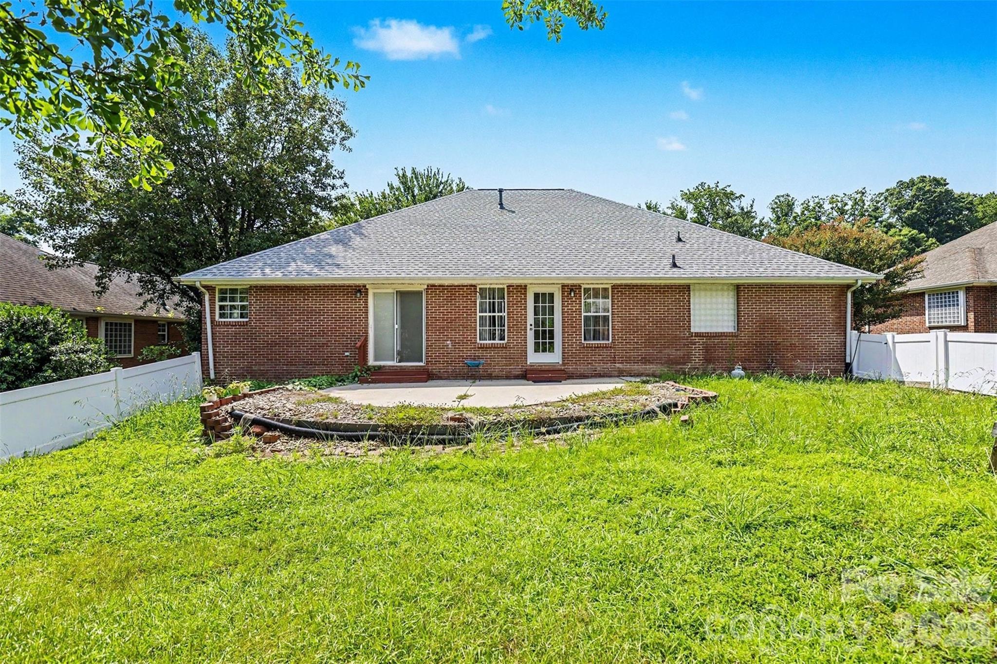1318 Crown Ridge Drive — Fort Mill