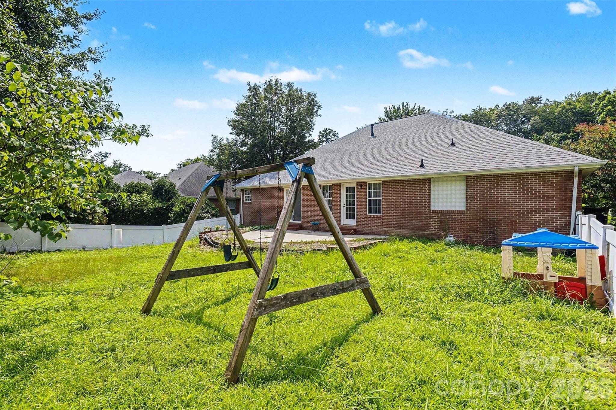 1318 Crown Ridge Drive — Fort Mill