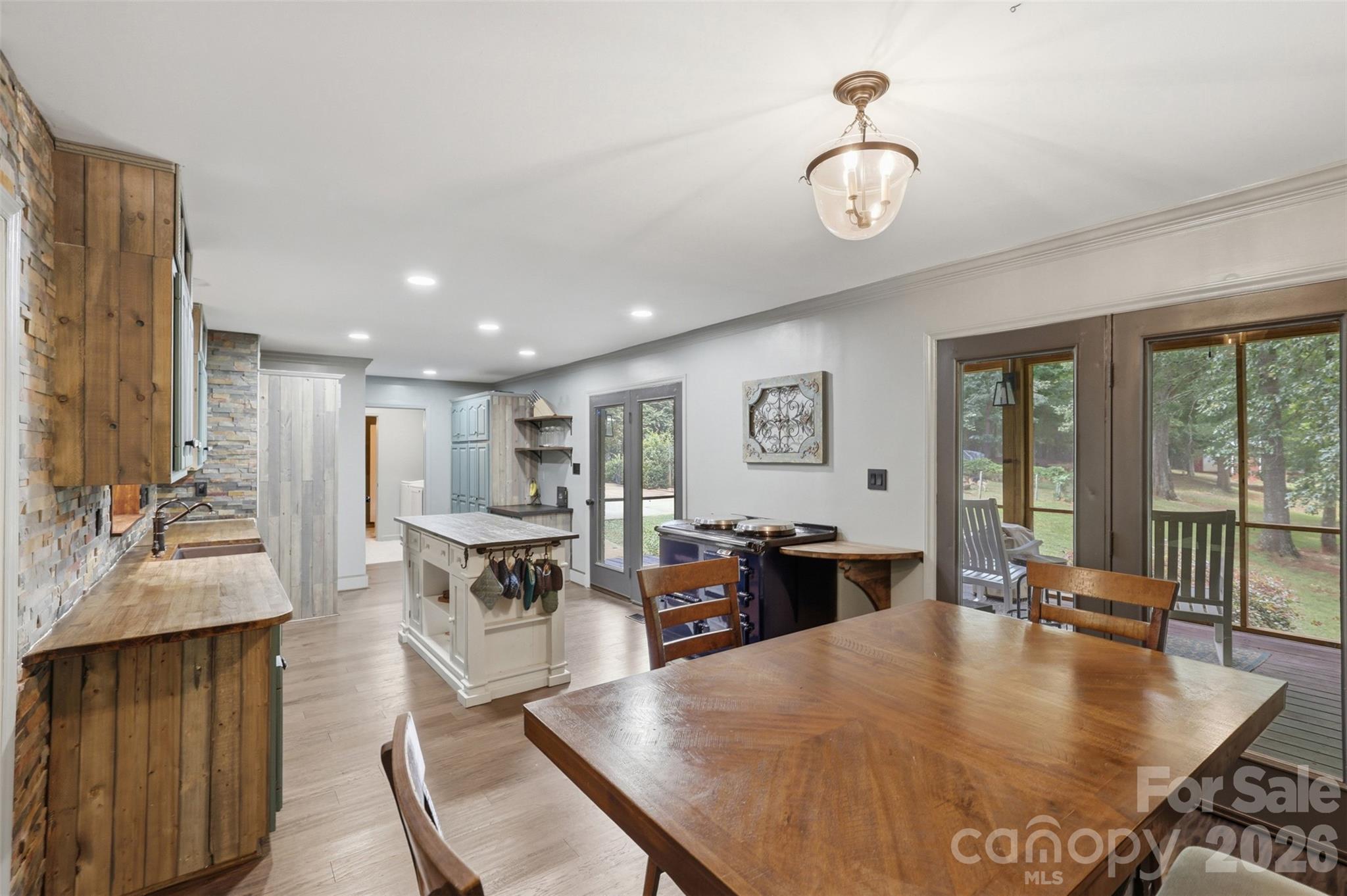 8301 Waxhaw Creek — Waxhaw