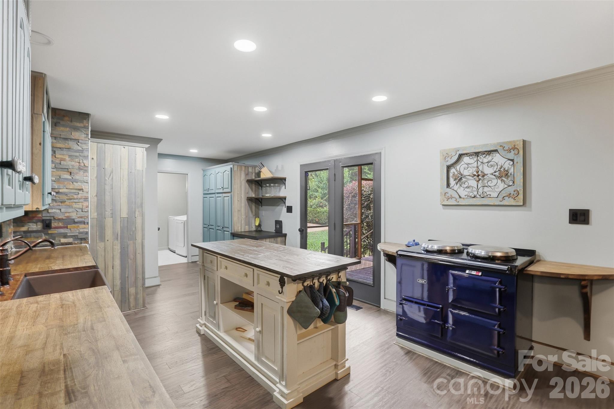 8301 Waxhaw Creek — Waxhaw