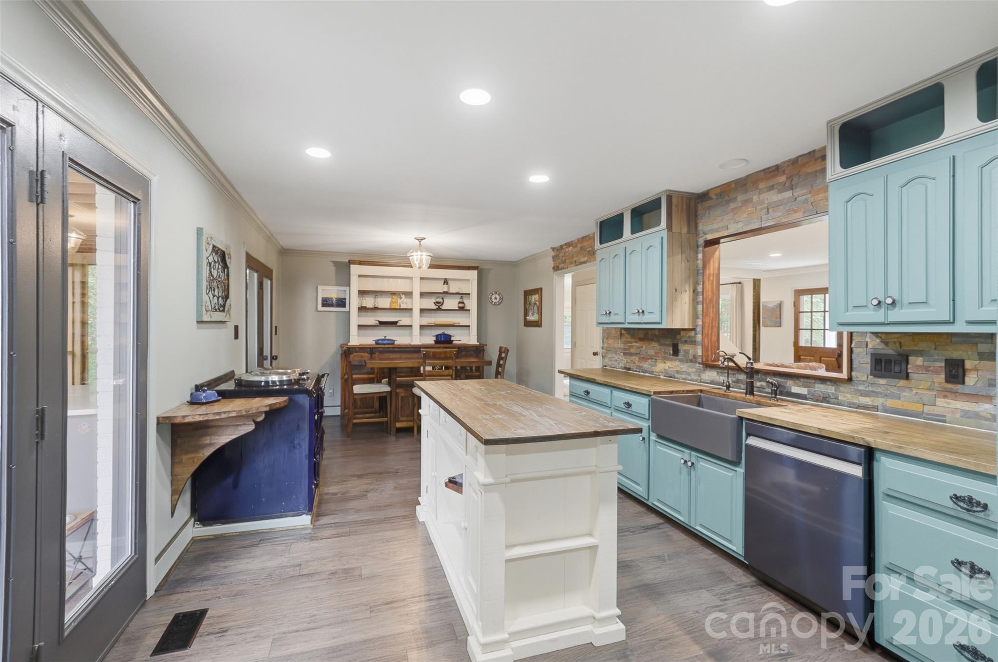 8301 Waxhaw Creek — Waxhaw