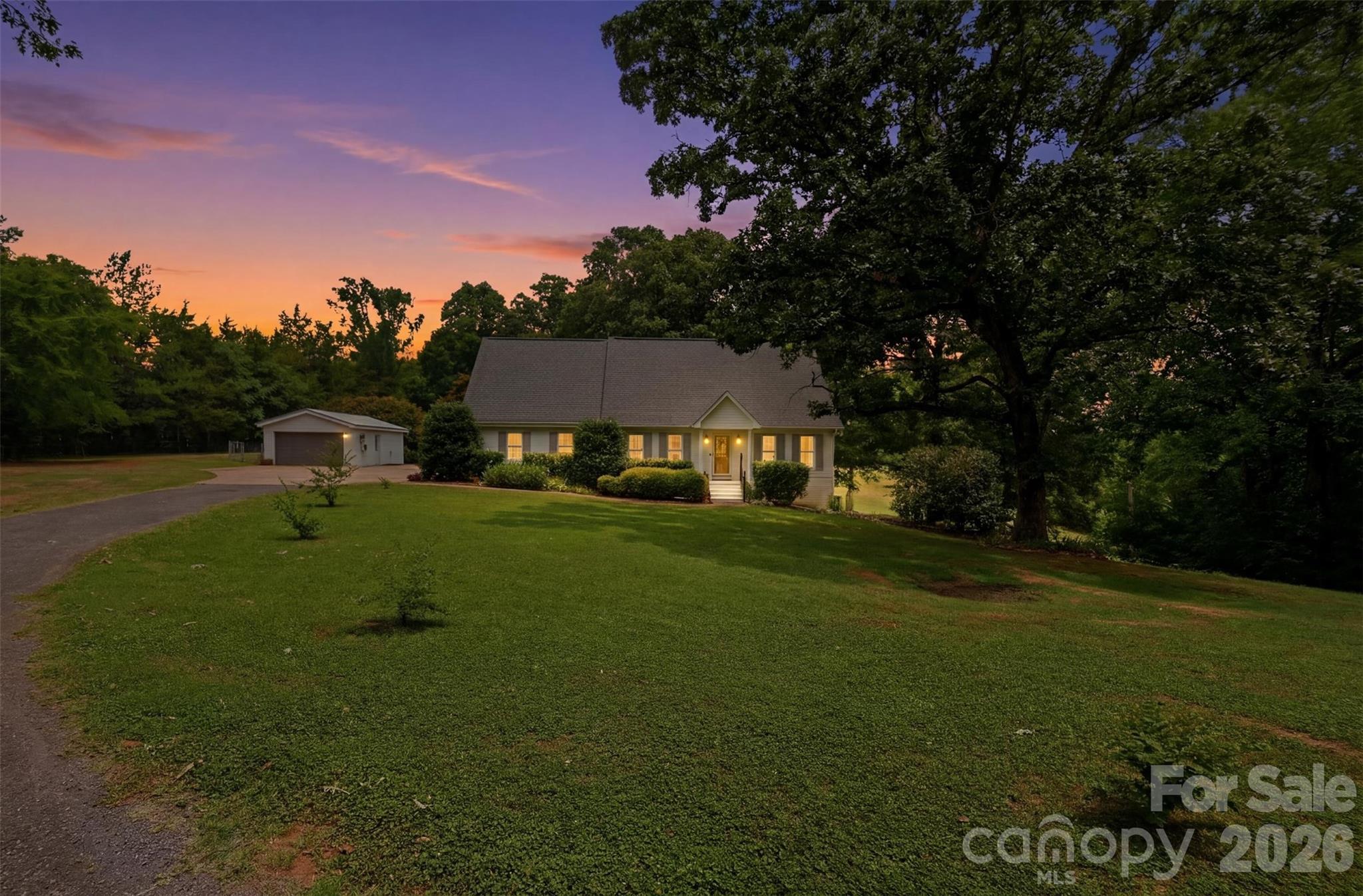 8301 Waxhaw Creek — Waxhaw