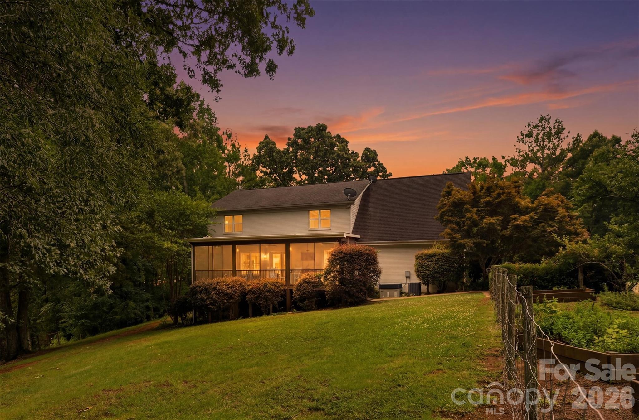 8301 Waxhaw Creek — Waxhaw