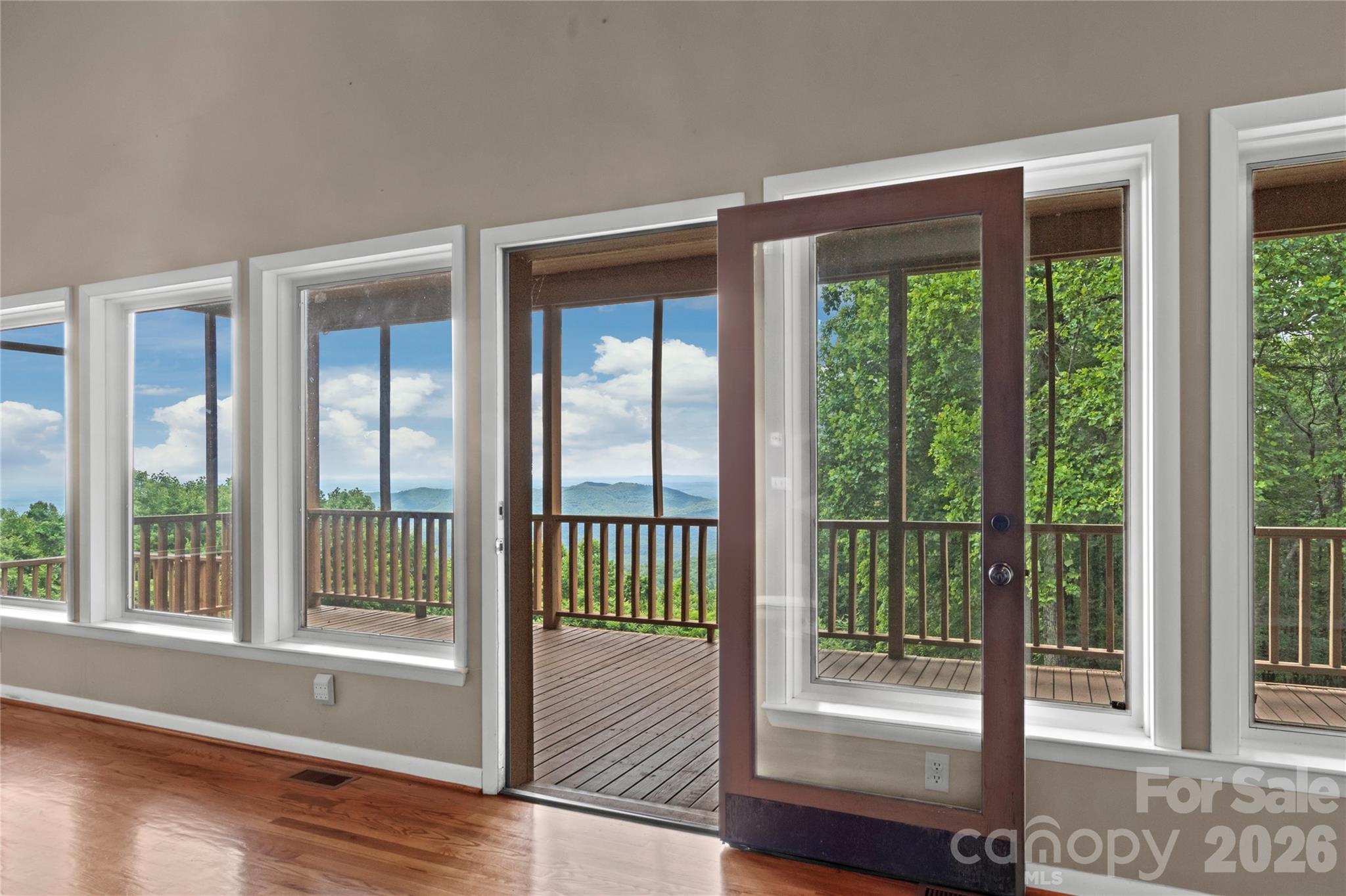 576 Lake Vista Drive — Glade Valley