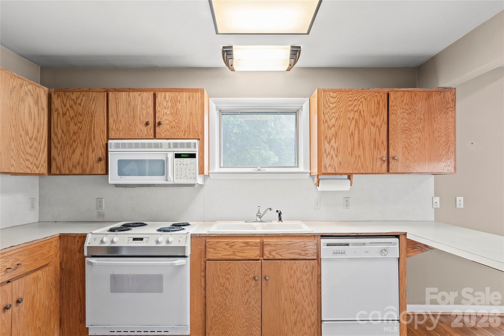 576 Lake Vista Drive — Glade Valley