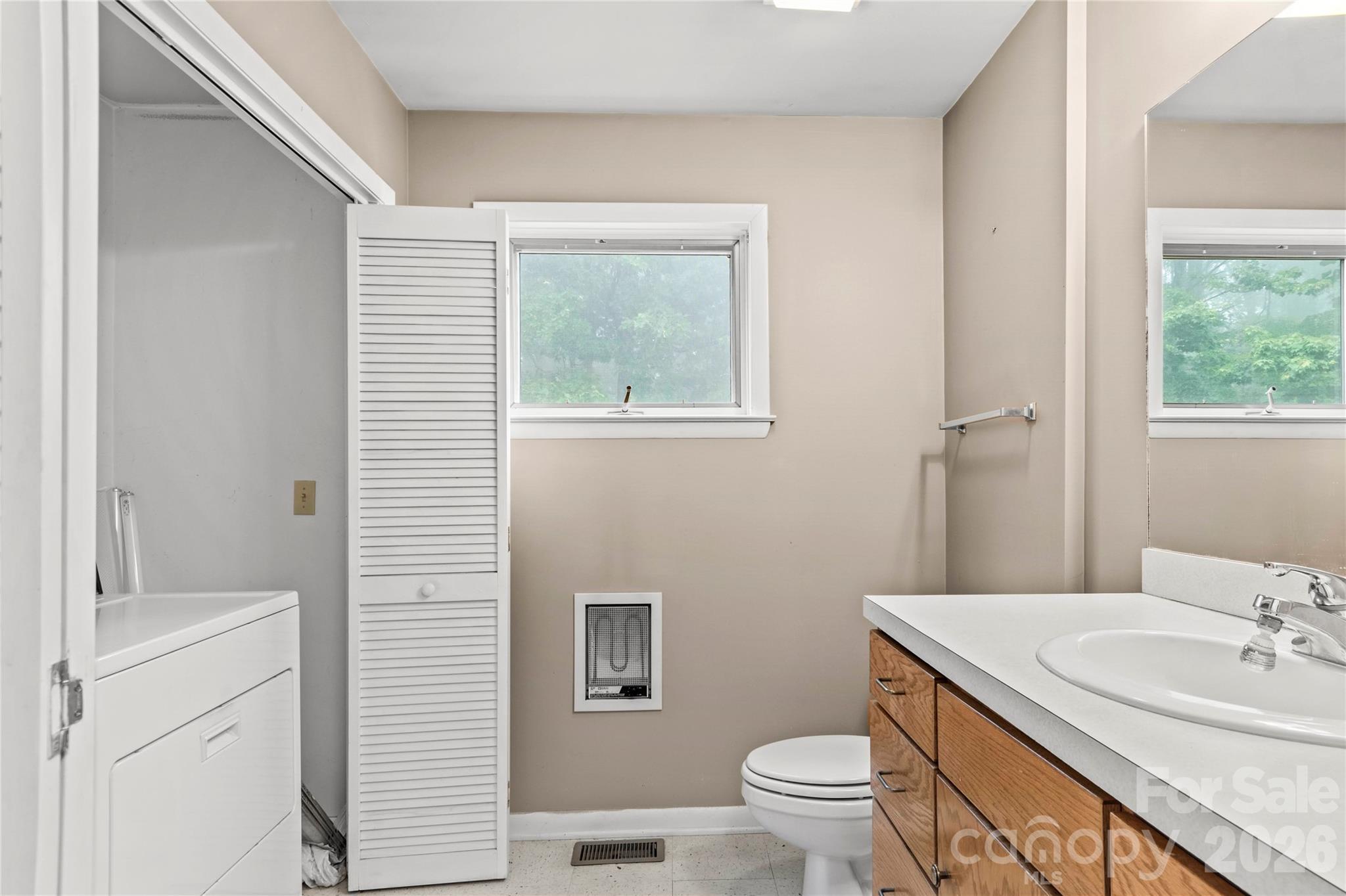 576 Lake Vista Drive — Glade Valley