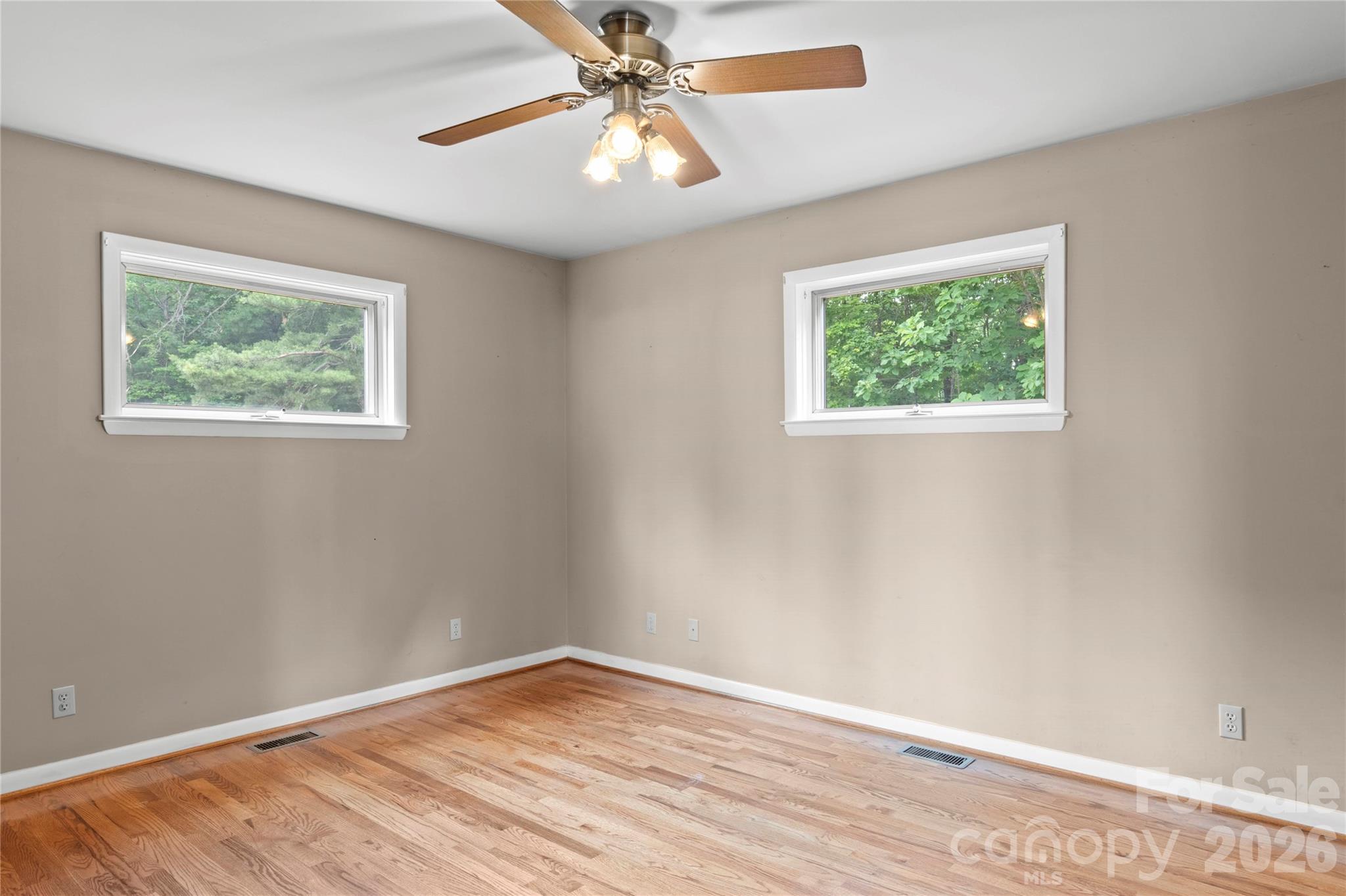 576 Lake Vista Drive — Glade Valley