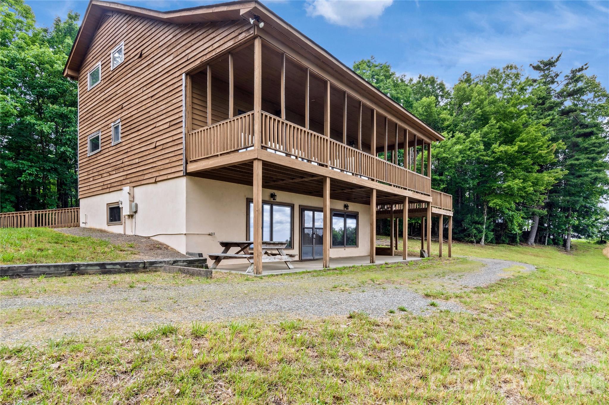 576 Lake Vista Drive — Glade Valley