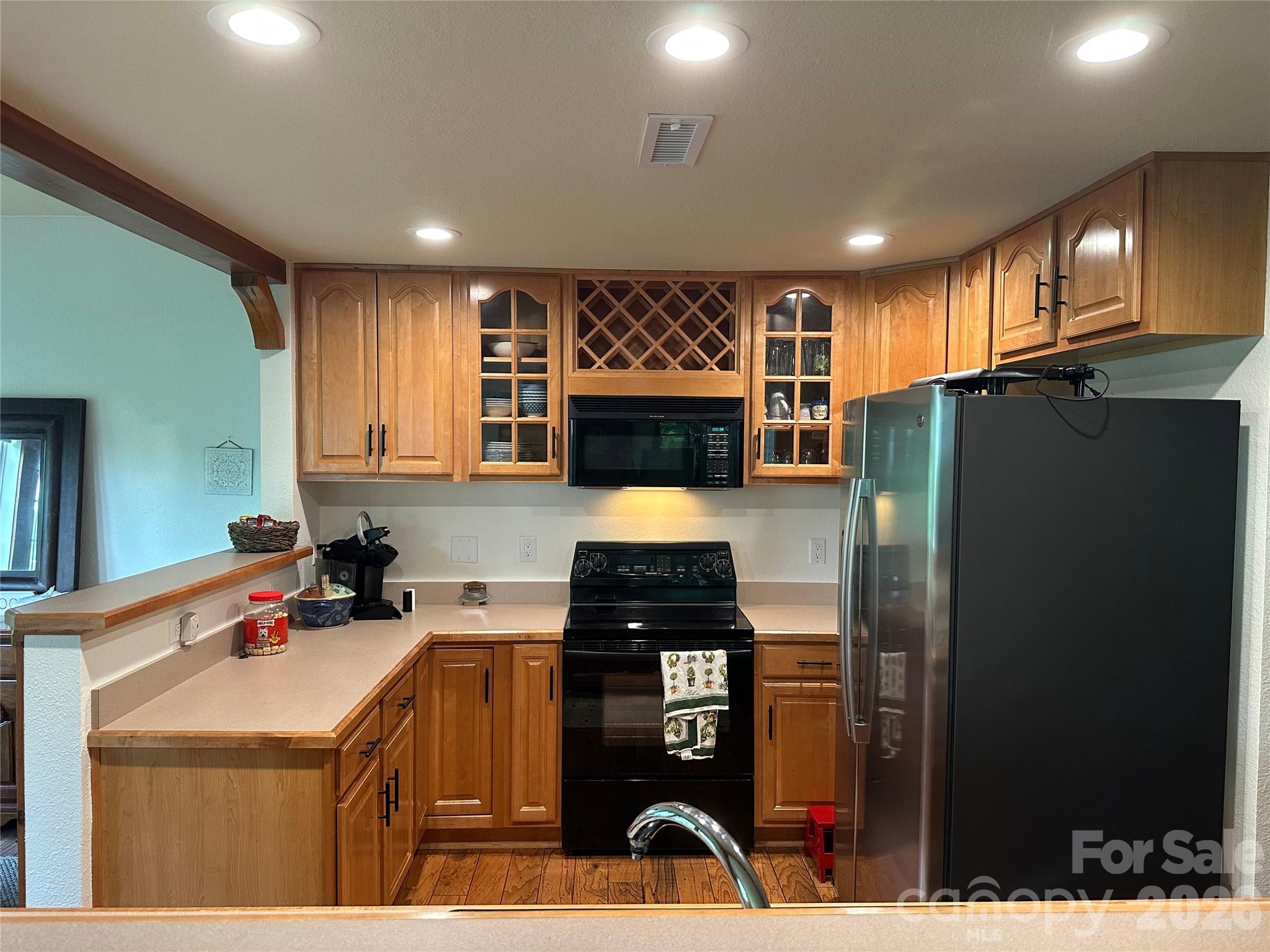 222 Creekside Way #D/101 — Burnsville