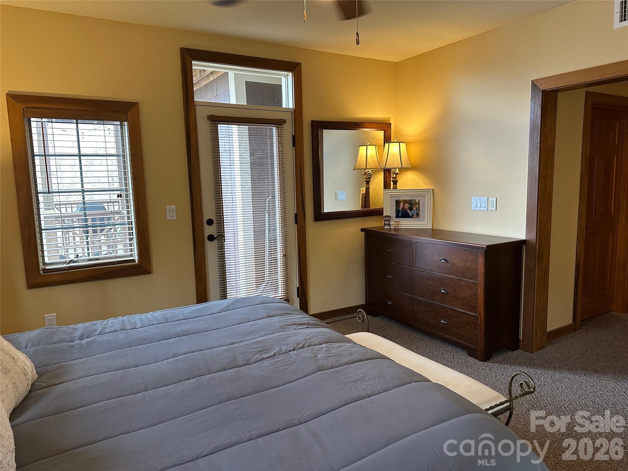 222 Creekside Way #D/101 — Burnsville