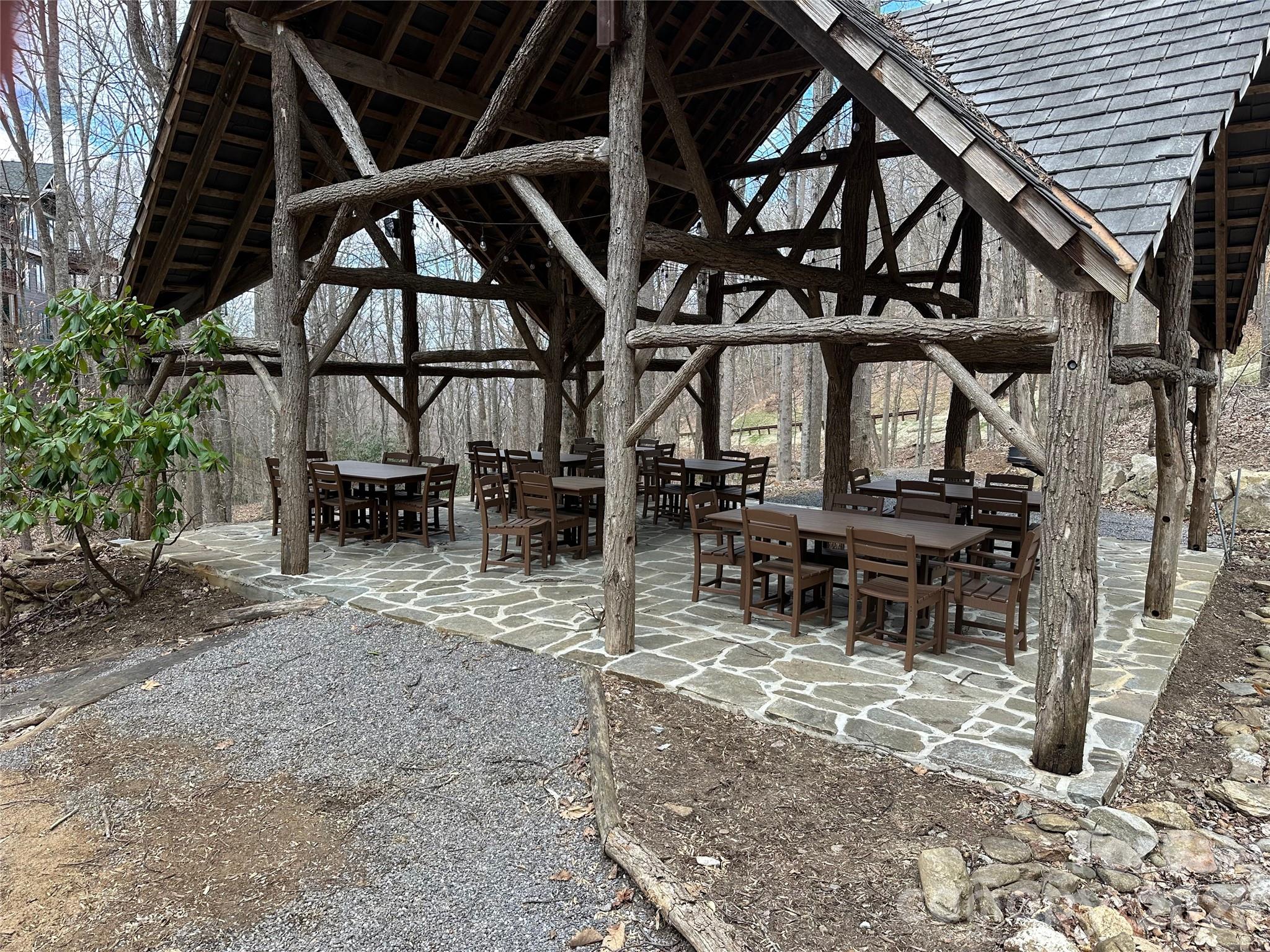 222 Creekside Way #D/101 — Burnsville