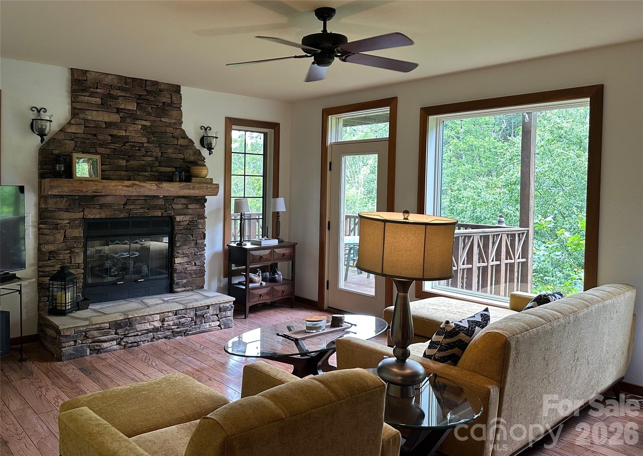 222 Creekside Way #D/101 — Burnsville