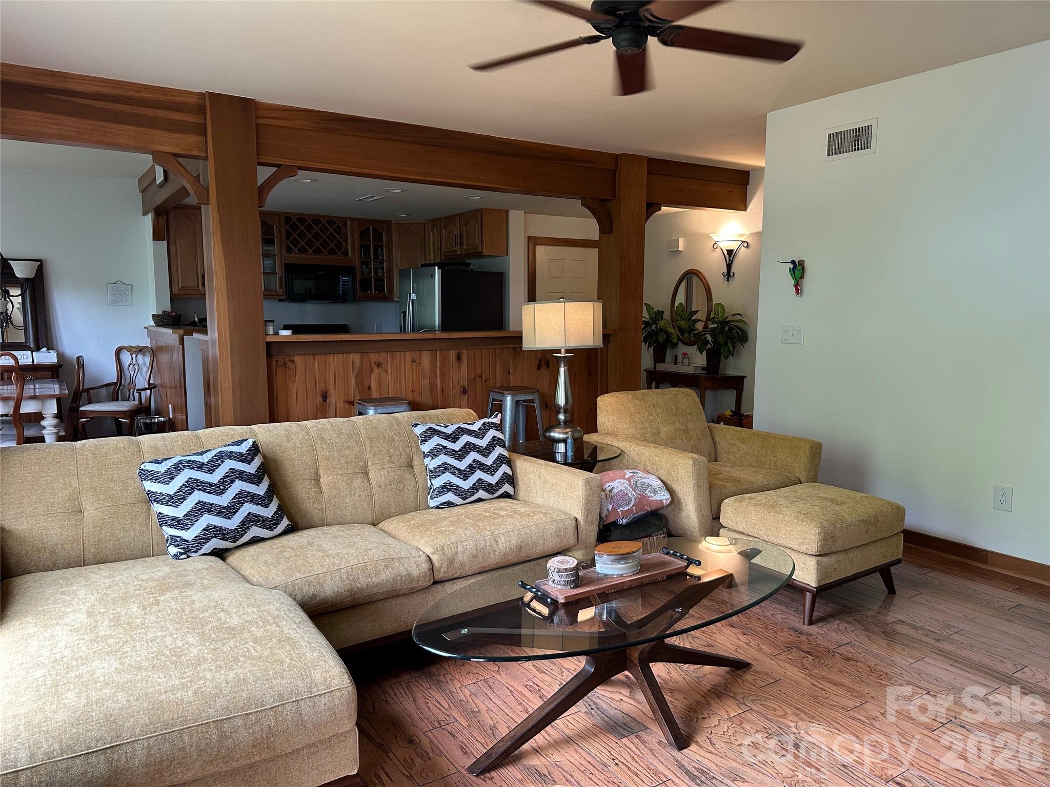 222 Creekside Way #D/101 — Burnsville