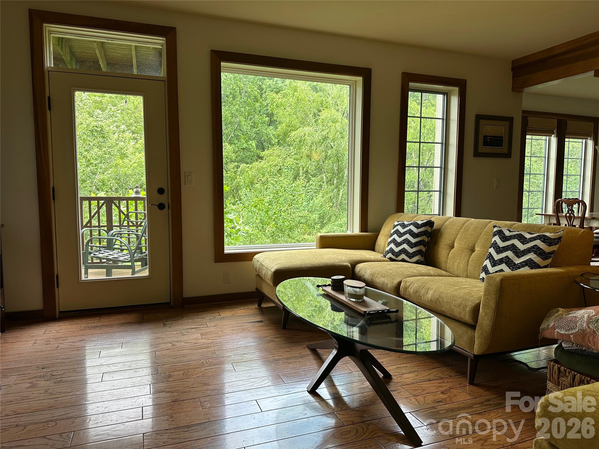 222 Creekside Way #D/101 — Burnsville