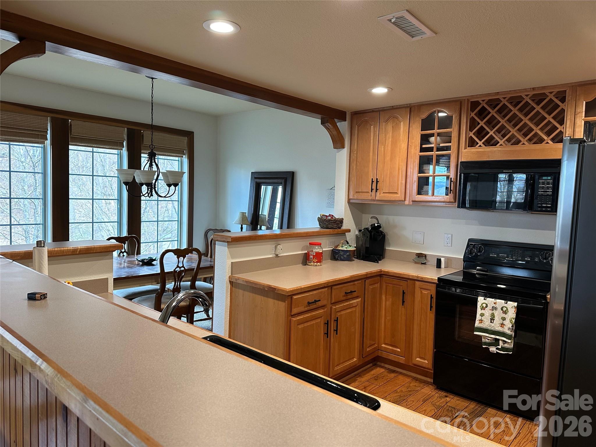 222 Creekside Way #D/101 — Burnsville