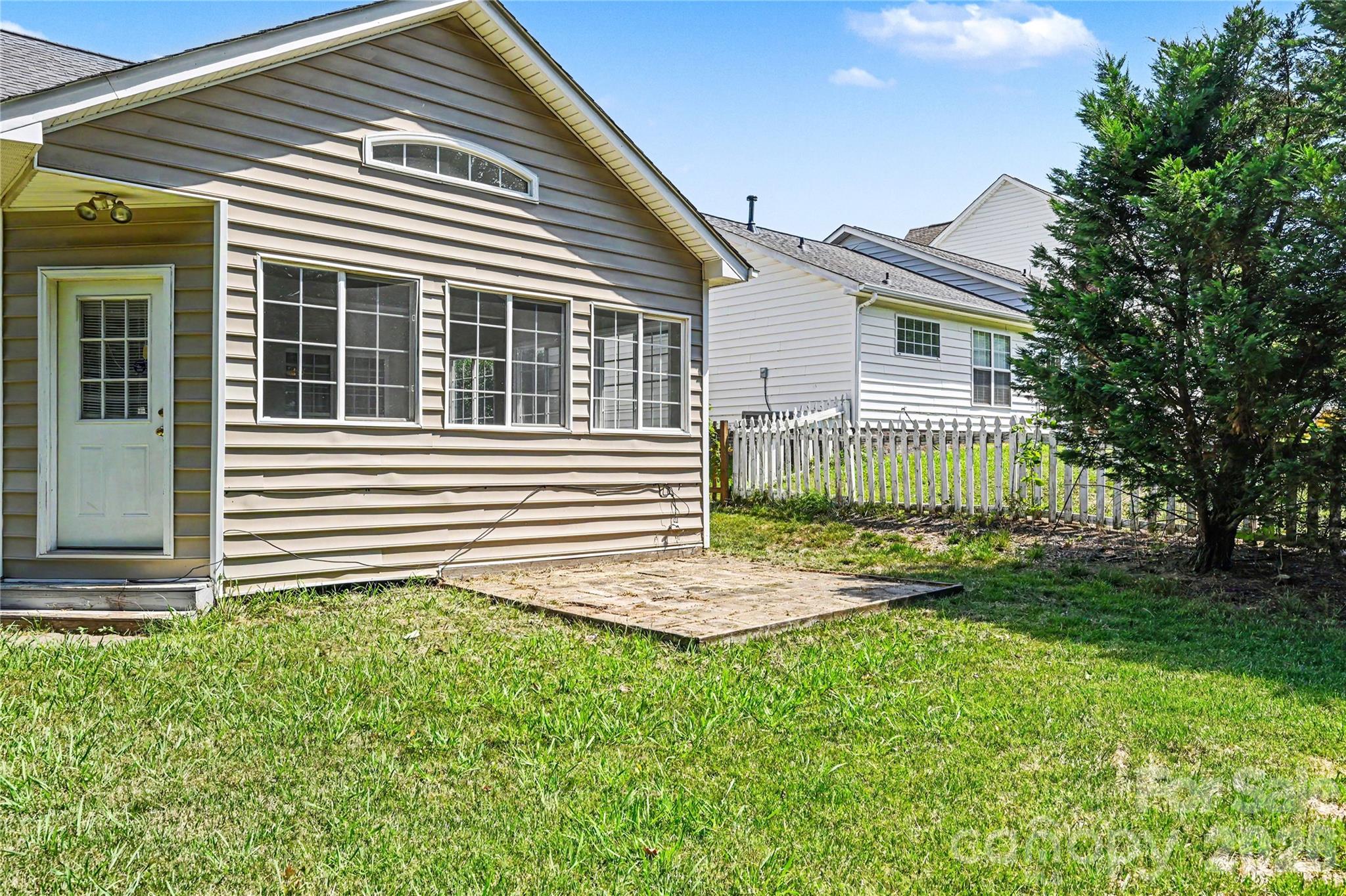 10508 Hellebore Road — Charlotte