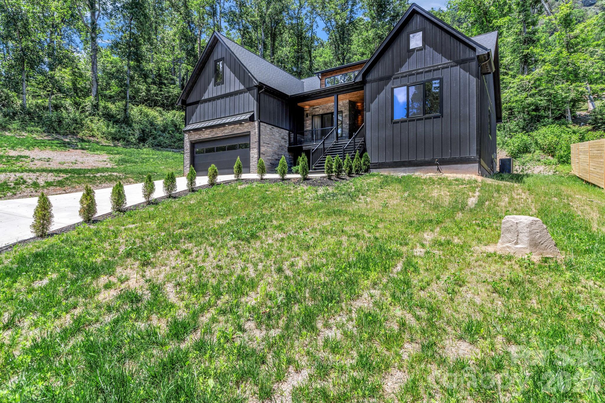 63 Winding Ridge Road — Fairview