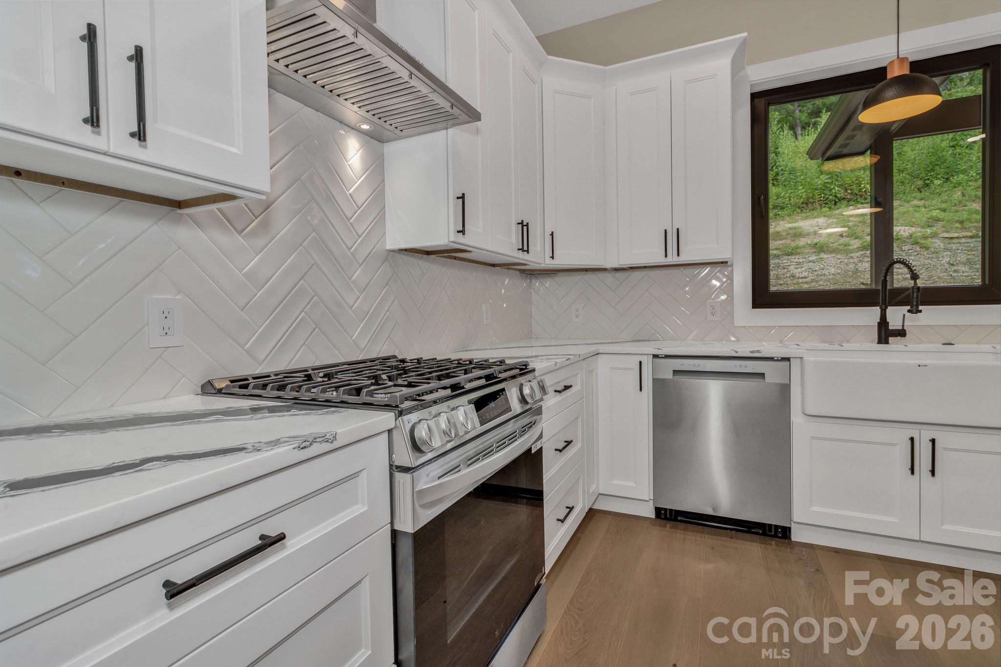 63 Winding Ridge Road — Fairview