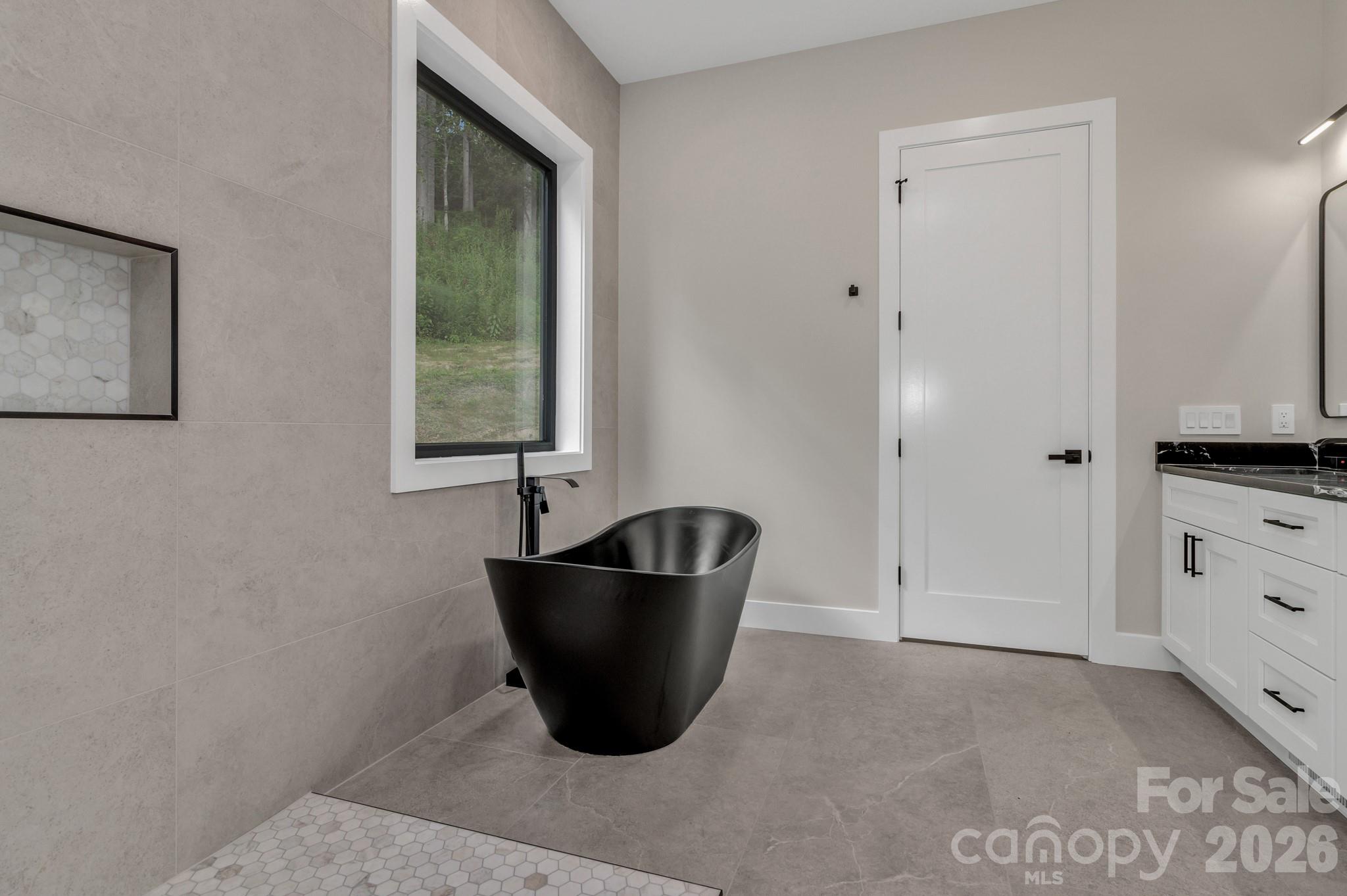 63 Winding Ridge Road — Fairview