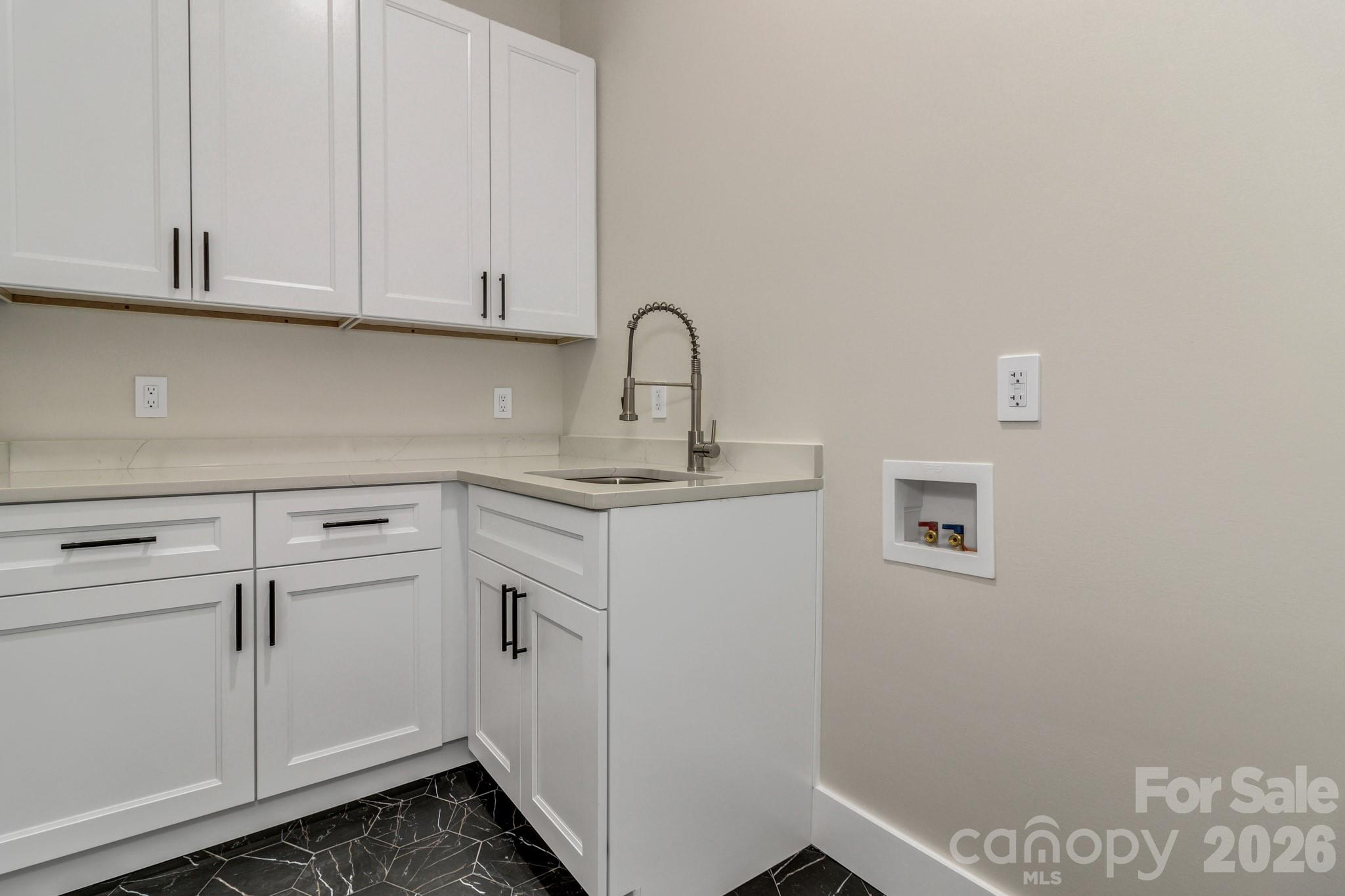 63 Winding Ridge Road — Fairview