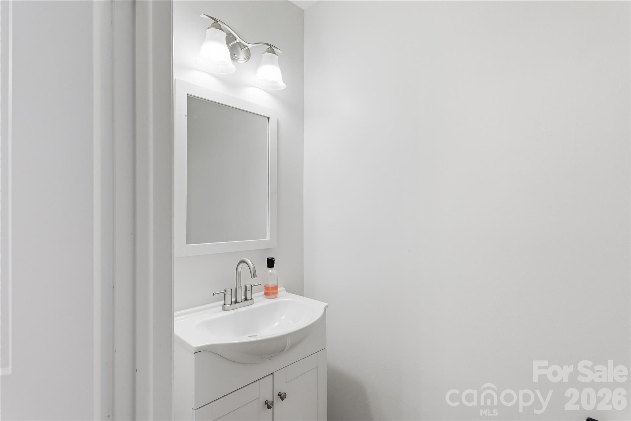 8208 Knights Bridge Road — Charlotte