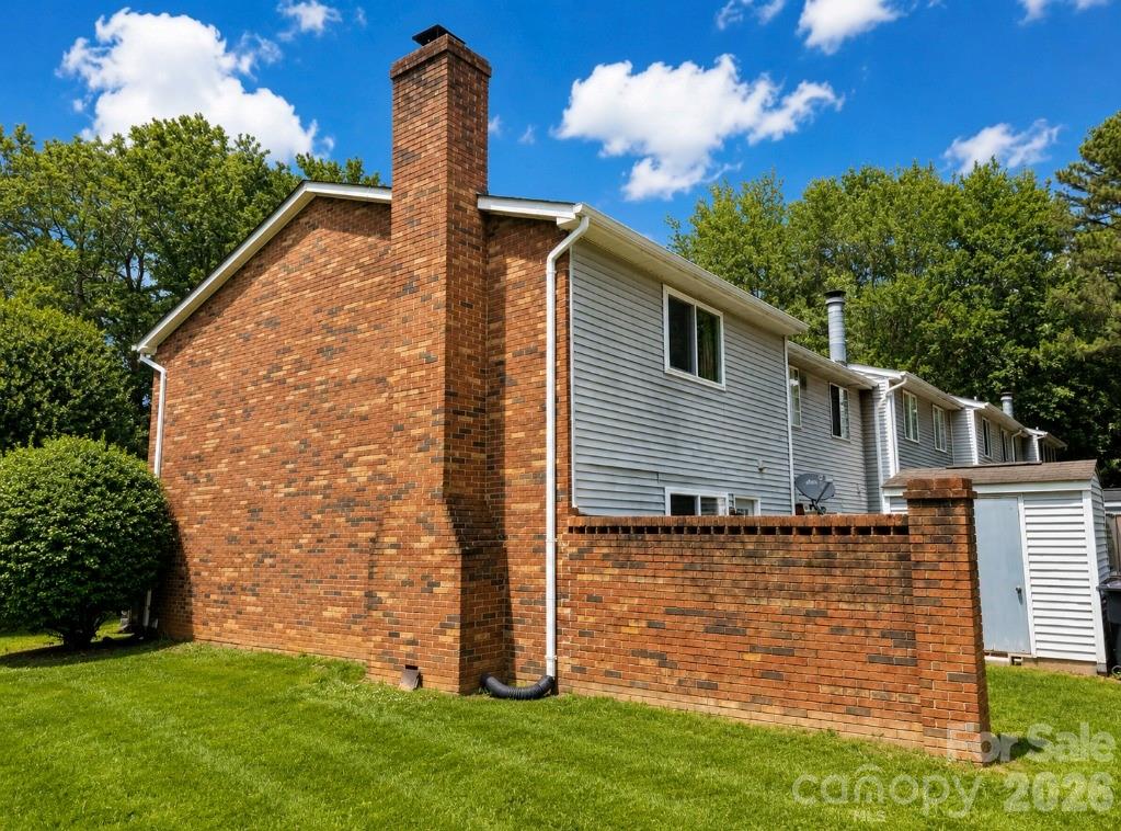 8208 Knights Bridge Road — Charlotte