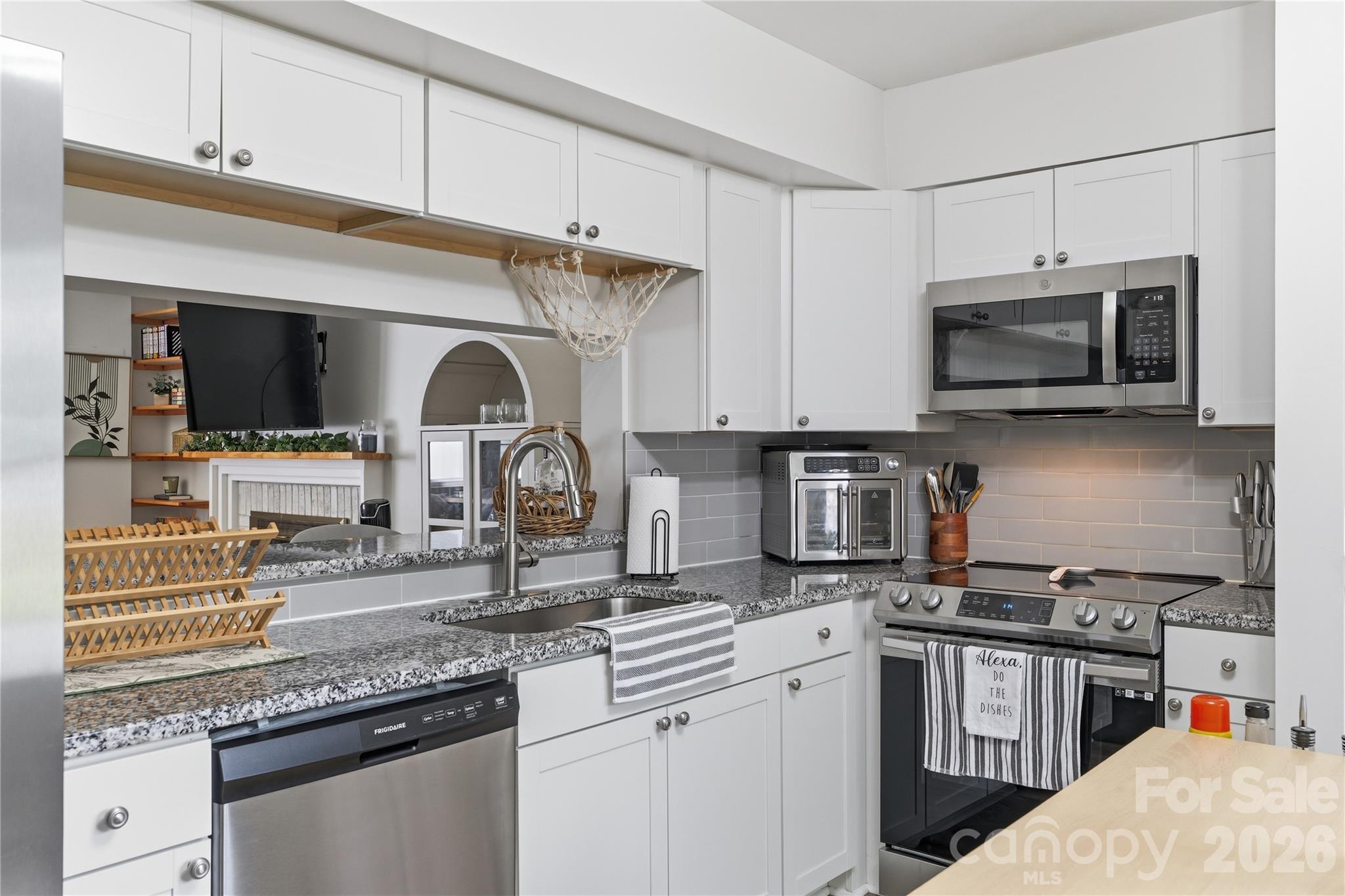 8208 Knights Bridge Road — Charlotte