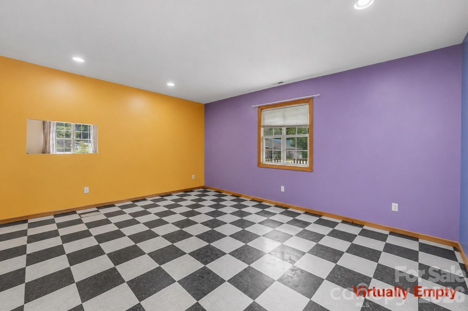 2269 Lee Roy Lane — Lenoir