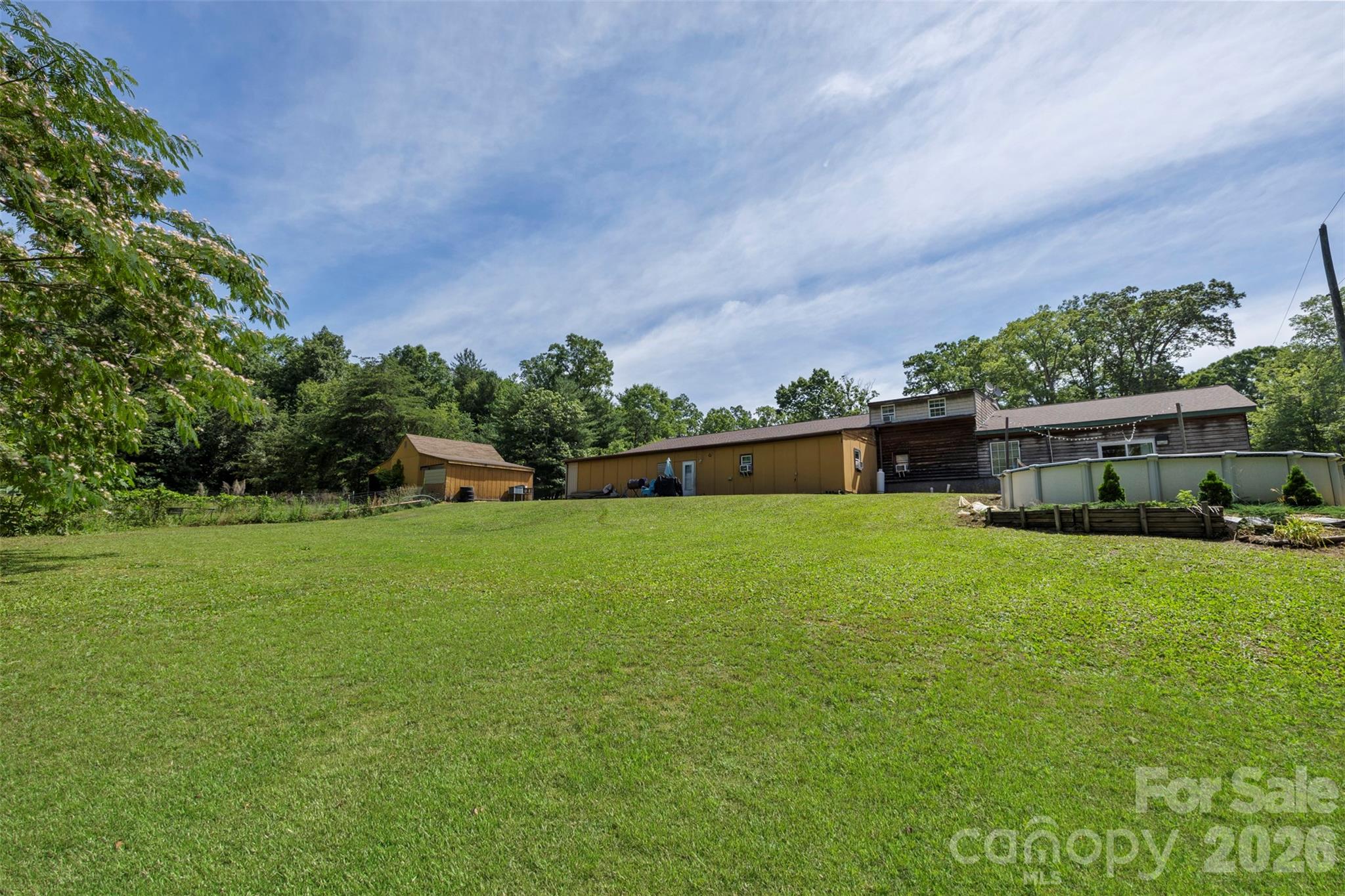2269 Lee Roy Lane — Lenoir