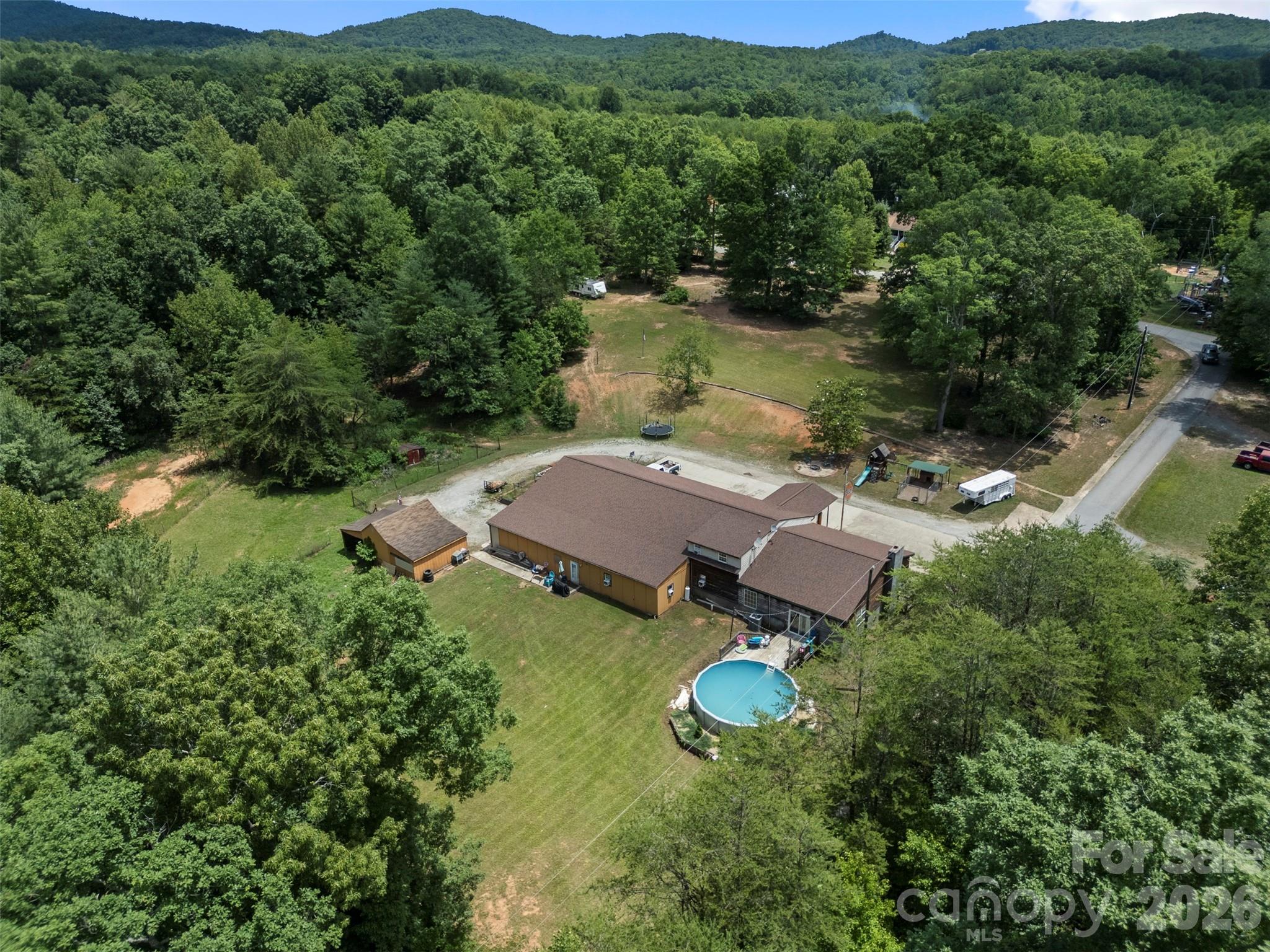 2269 Lee Roy Lane — Lenoir