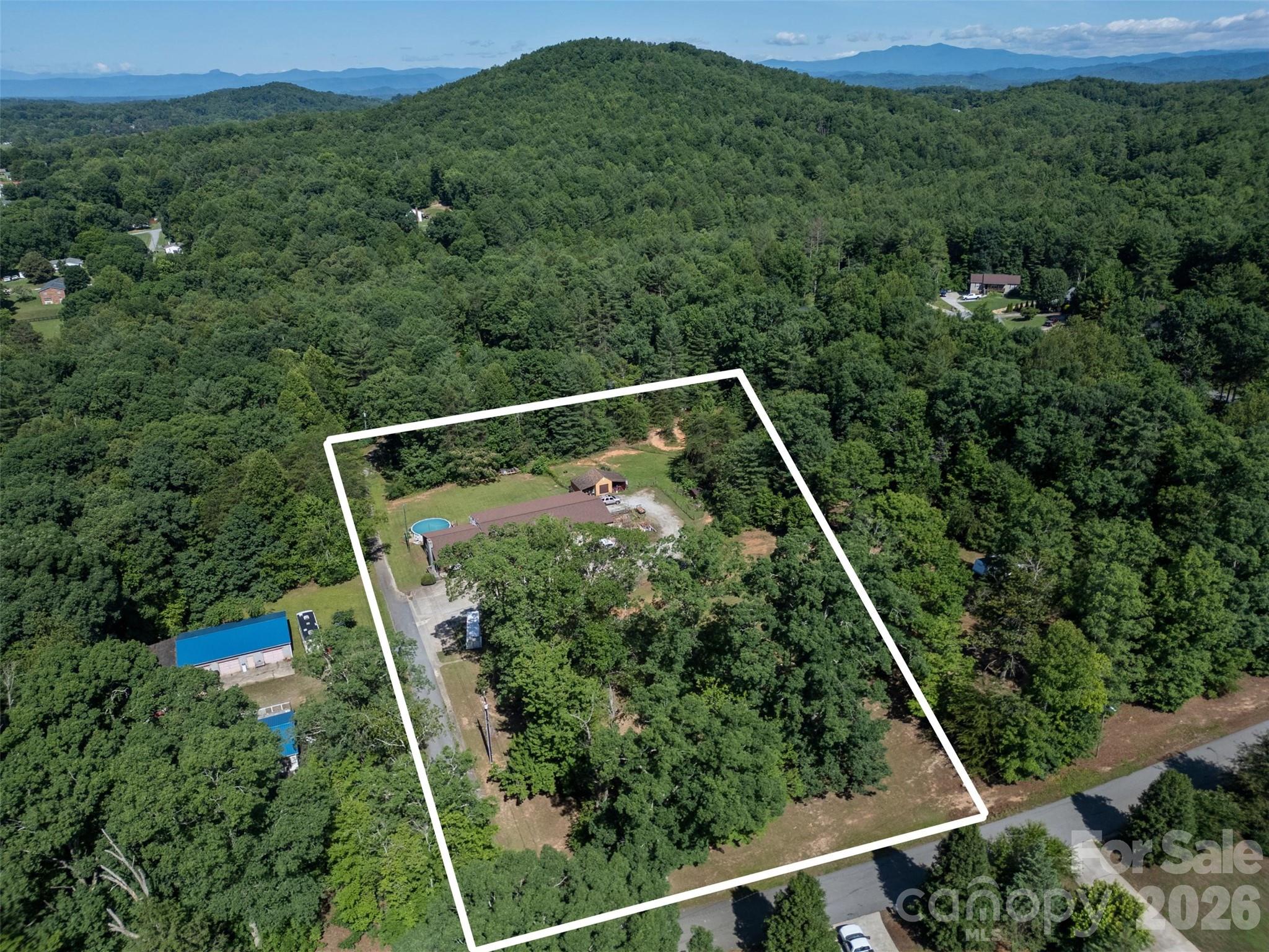 2269 Lee Roy Lane — Lenoir