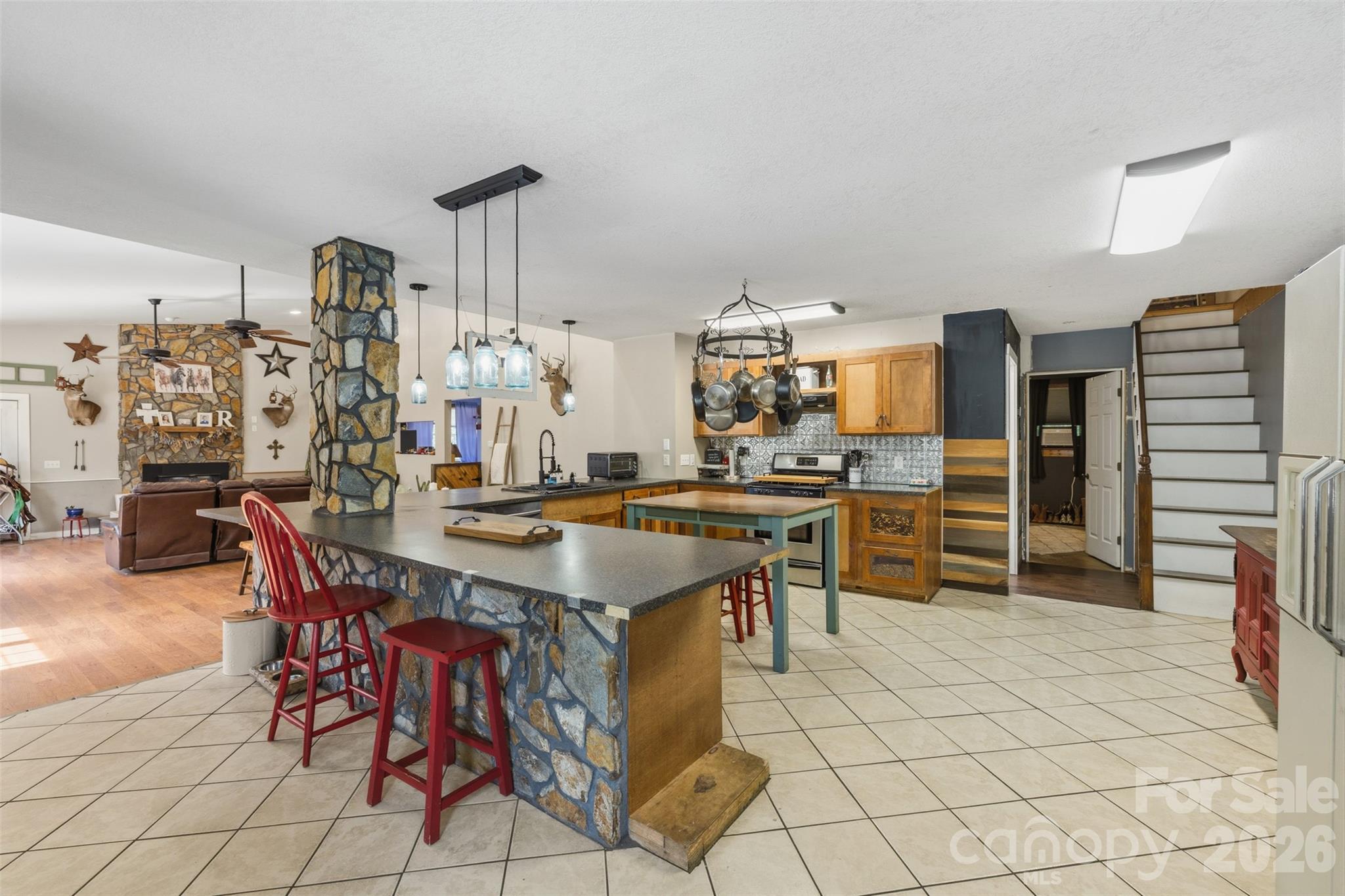 2269 Lee Roy Lane — Lenoir