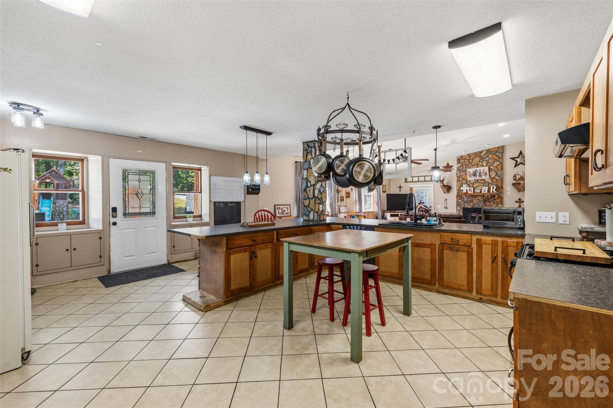 2269 Lee Roy Lane — Lenoir