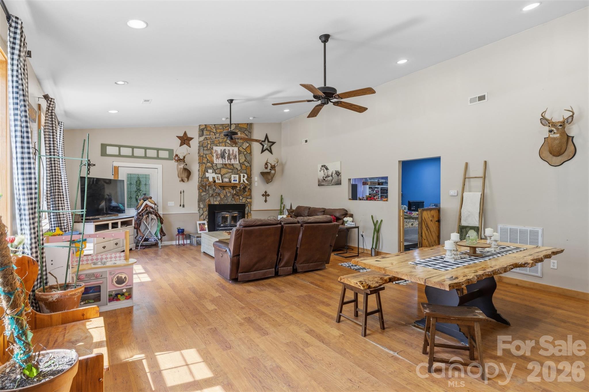 2269 Lee Roy Lane — Lenoir