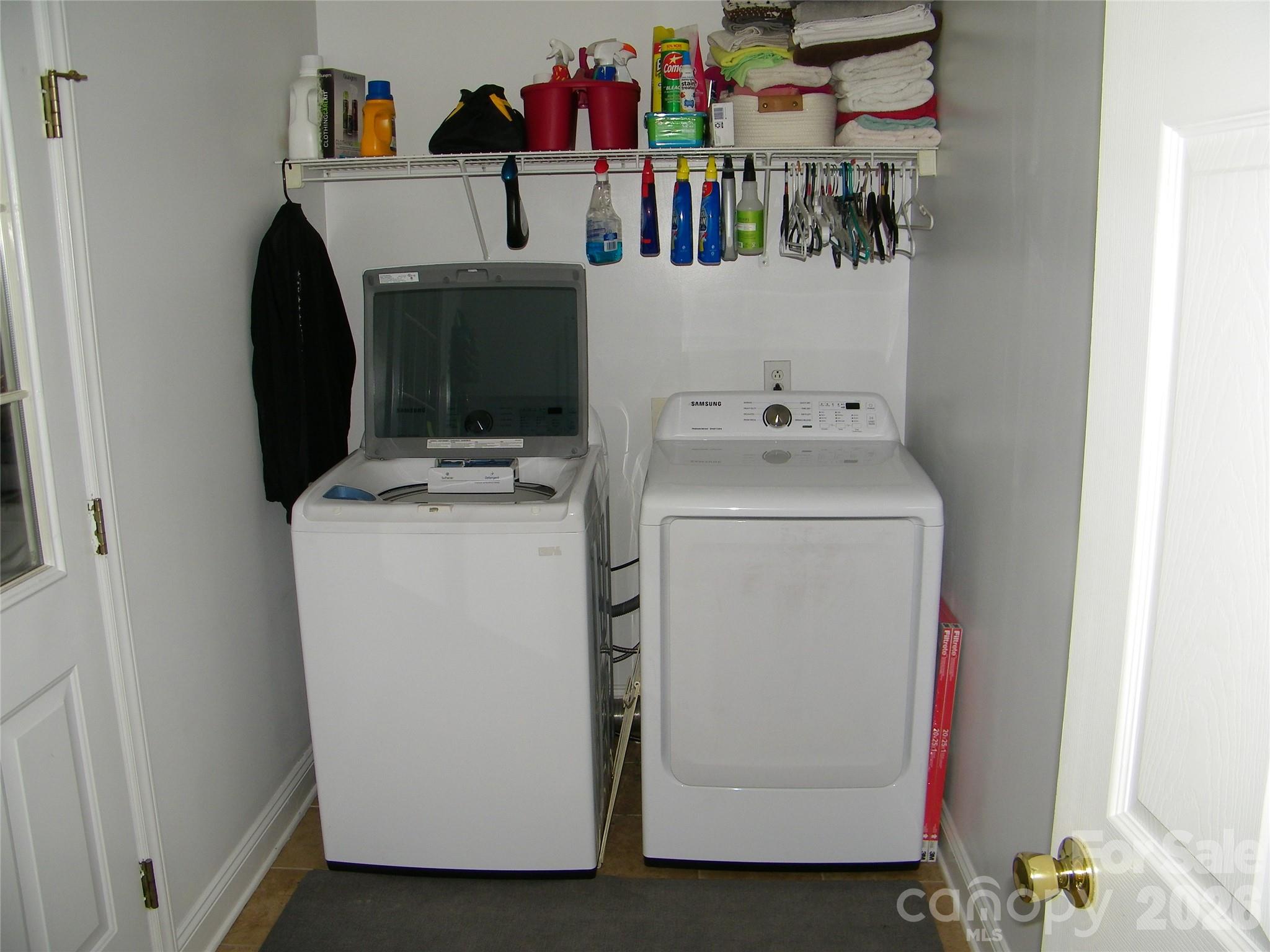 609 Redah Avenue — Locust