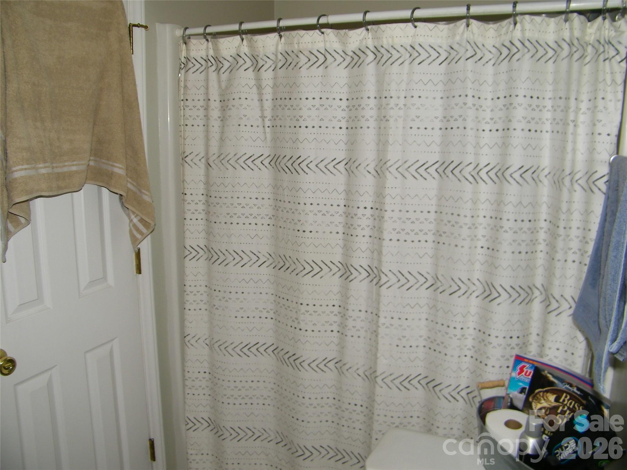 609 Redah Avenue — Locust