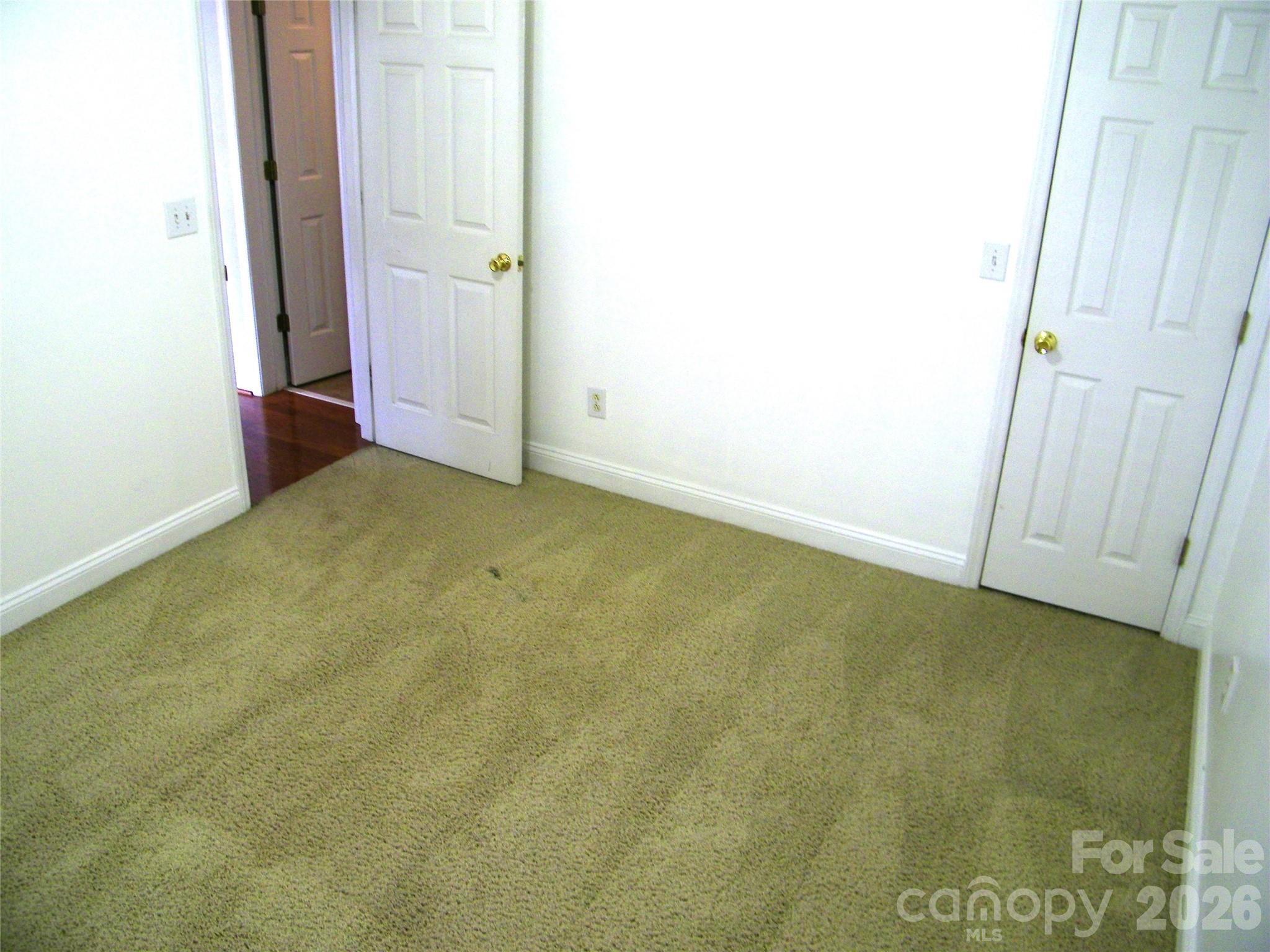 609 Redah Avenue — Locust