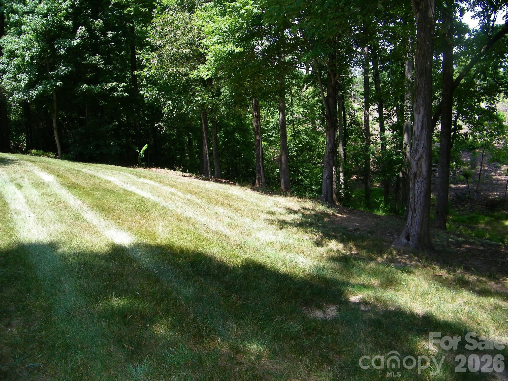 609 Redah Avenue — Locust