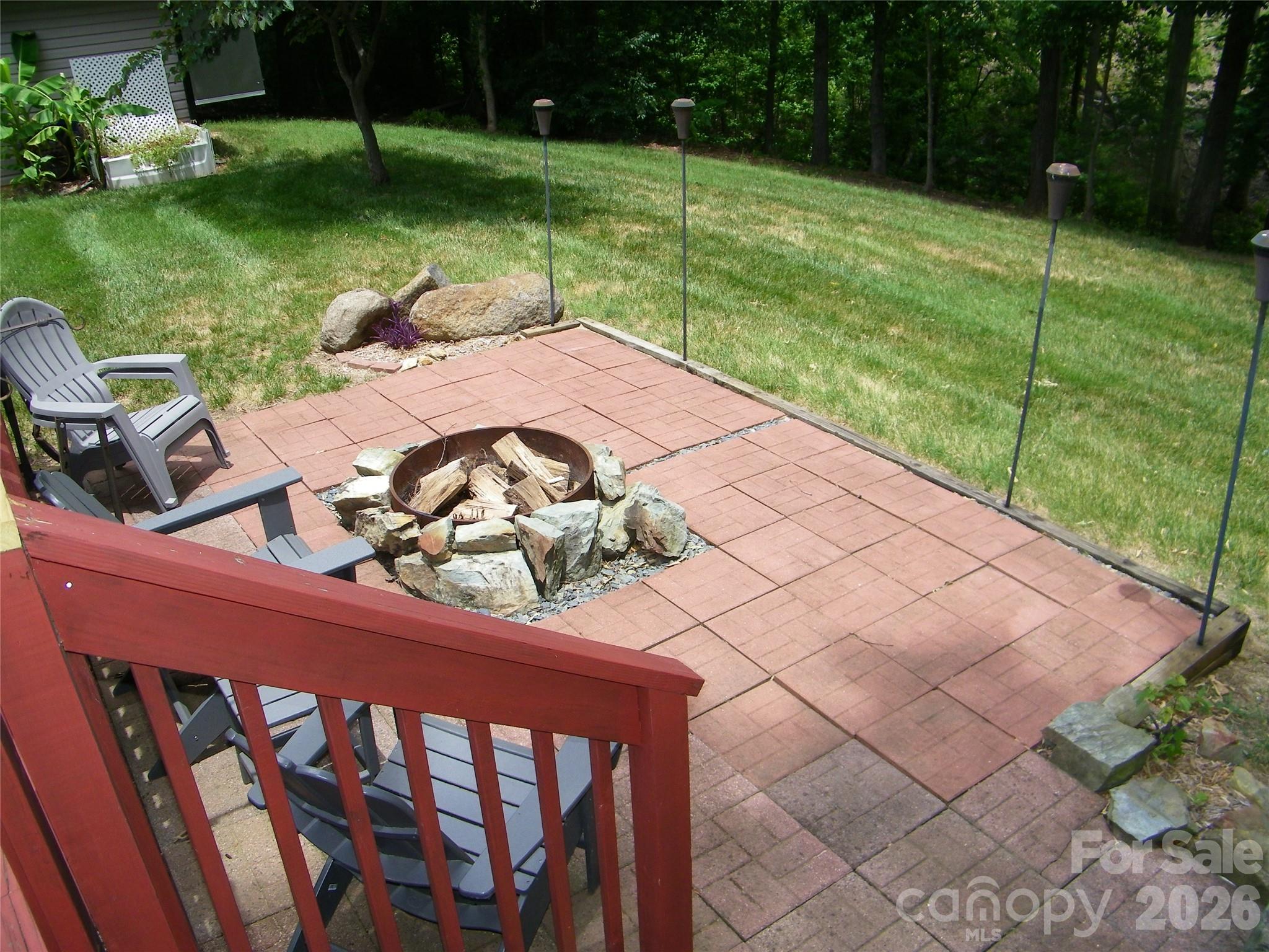 609 Redah Avenue — Locust