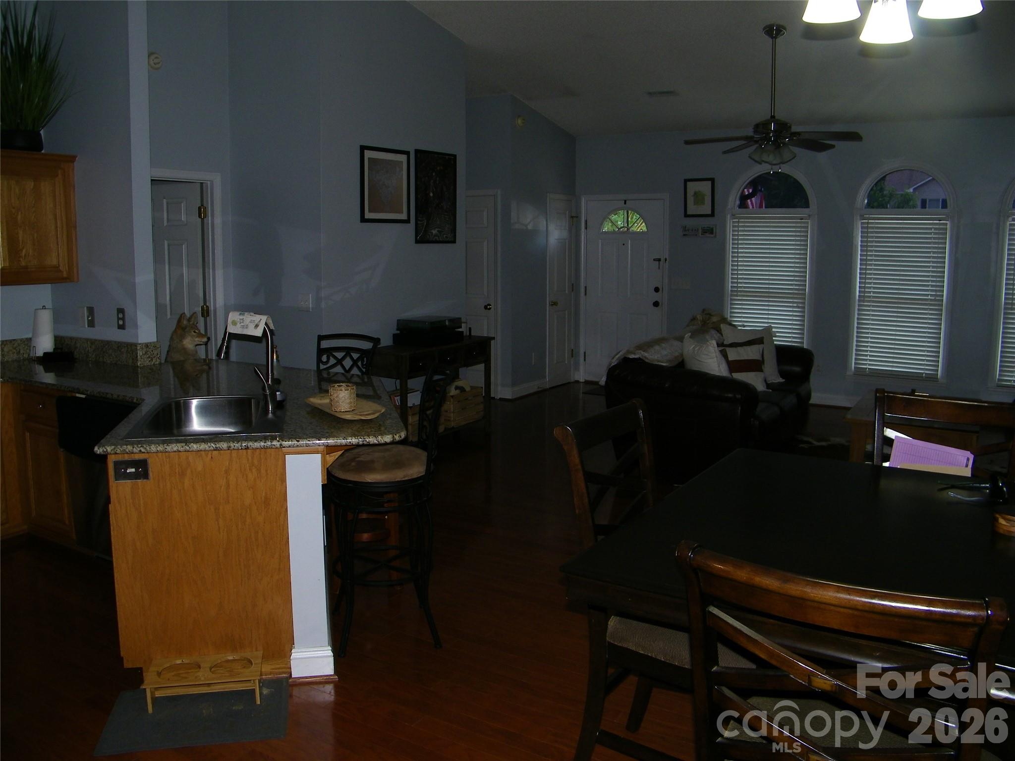 609 Redah Avenue — Locust