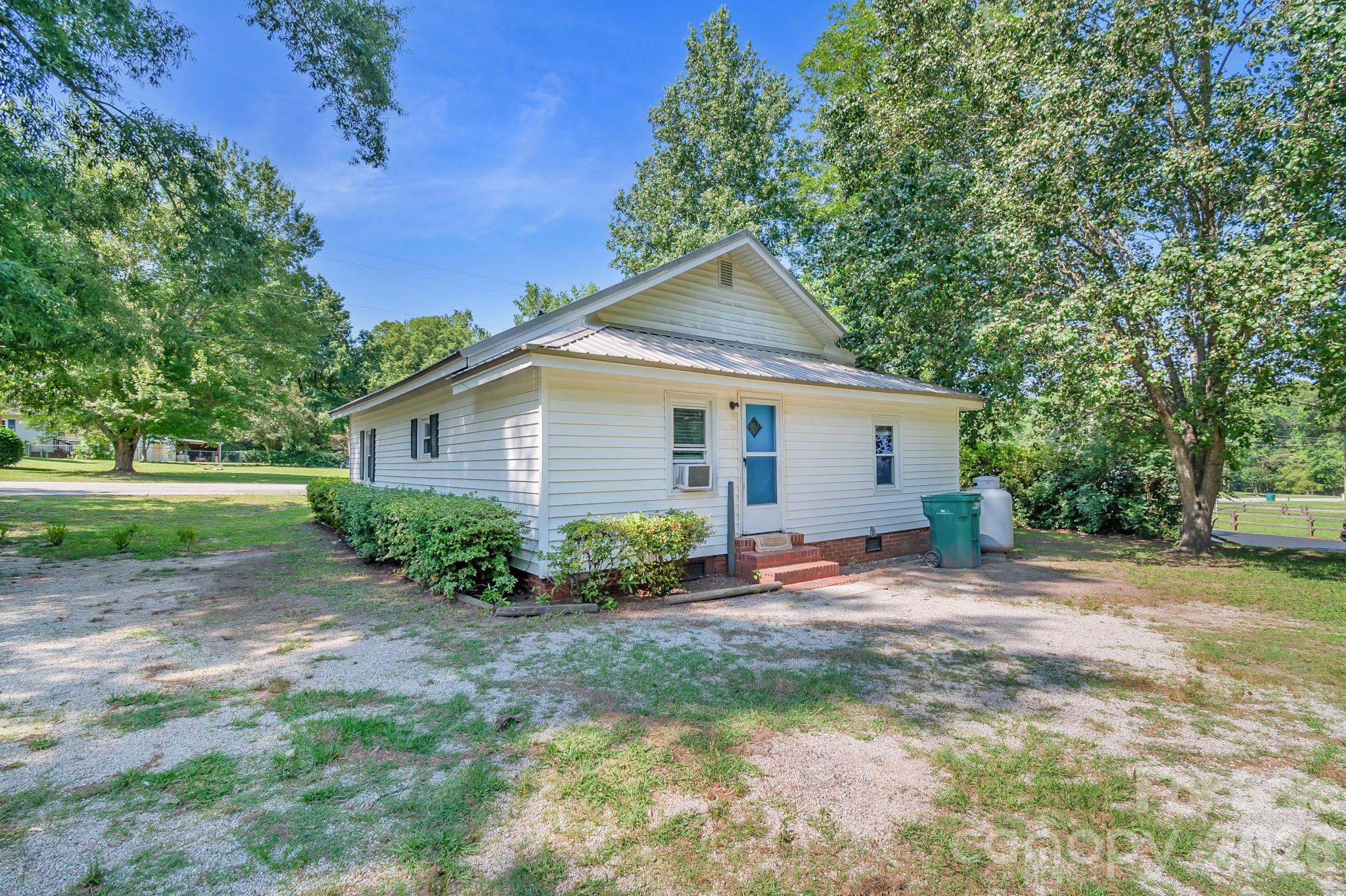 208 W Church Street — Jefferson