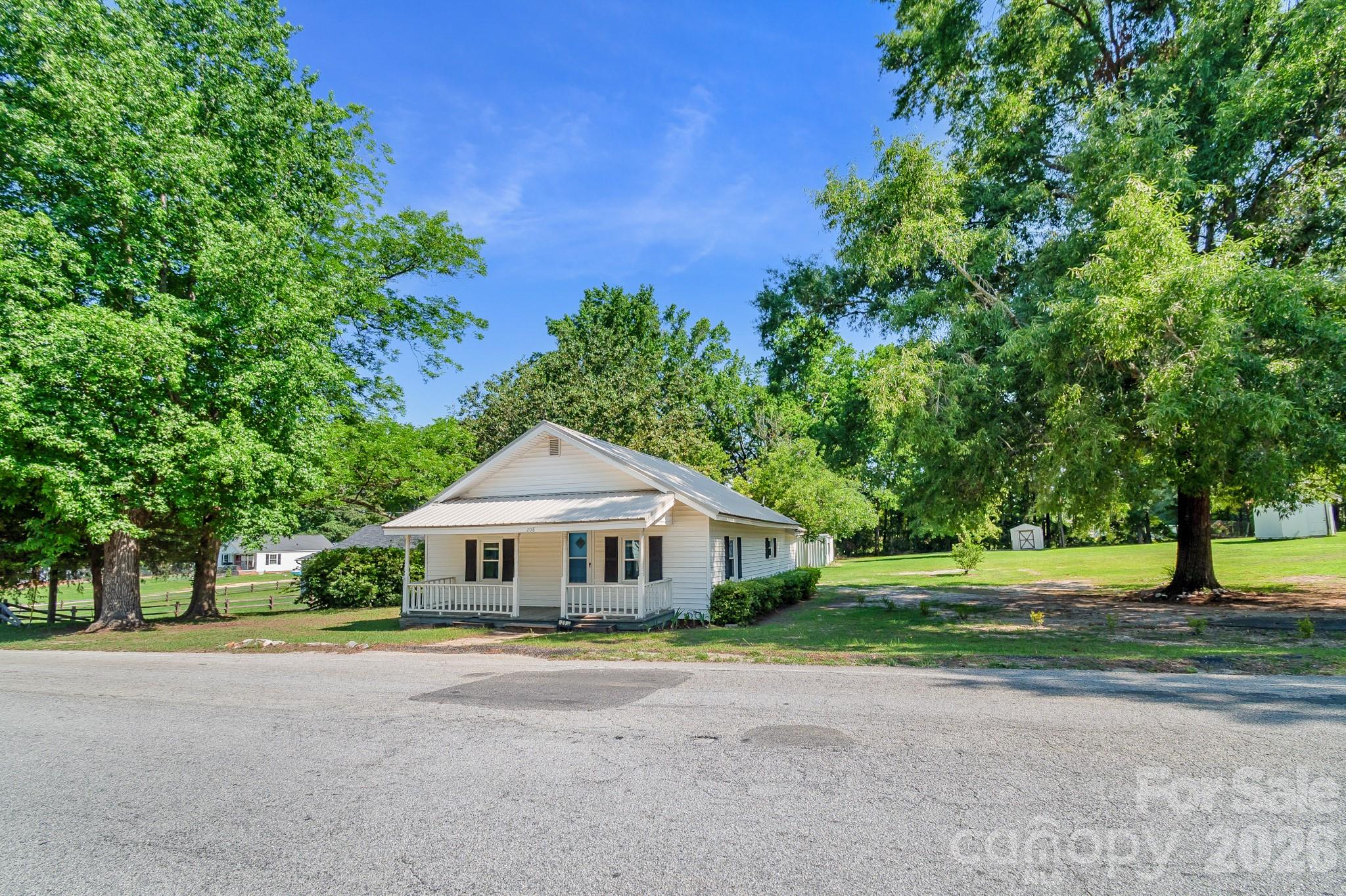 208 W Church Street — Jefferson