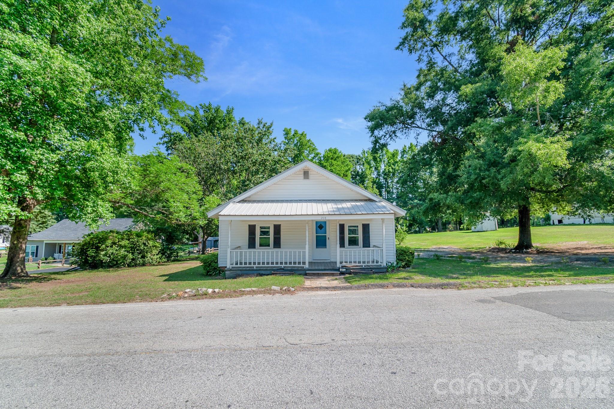 208 W Church Street — Jefferson