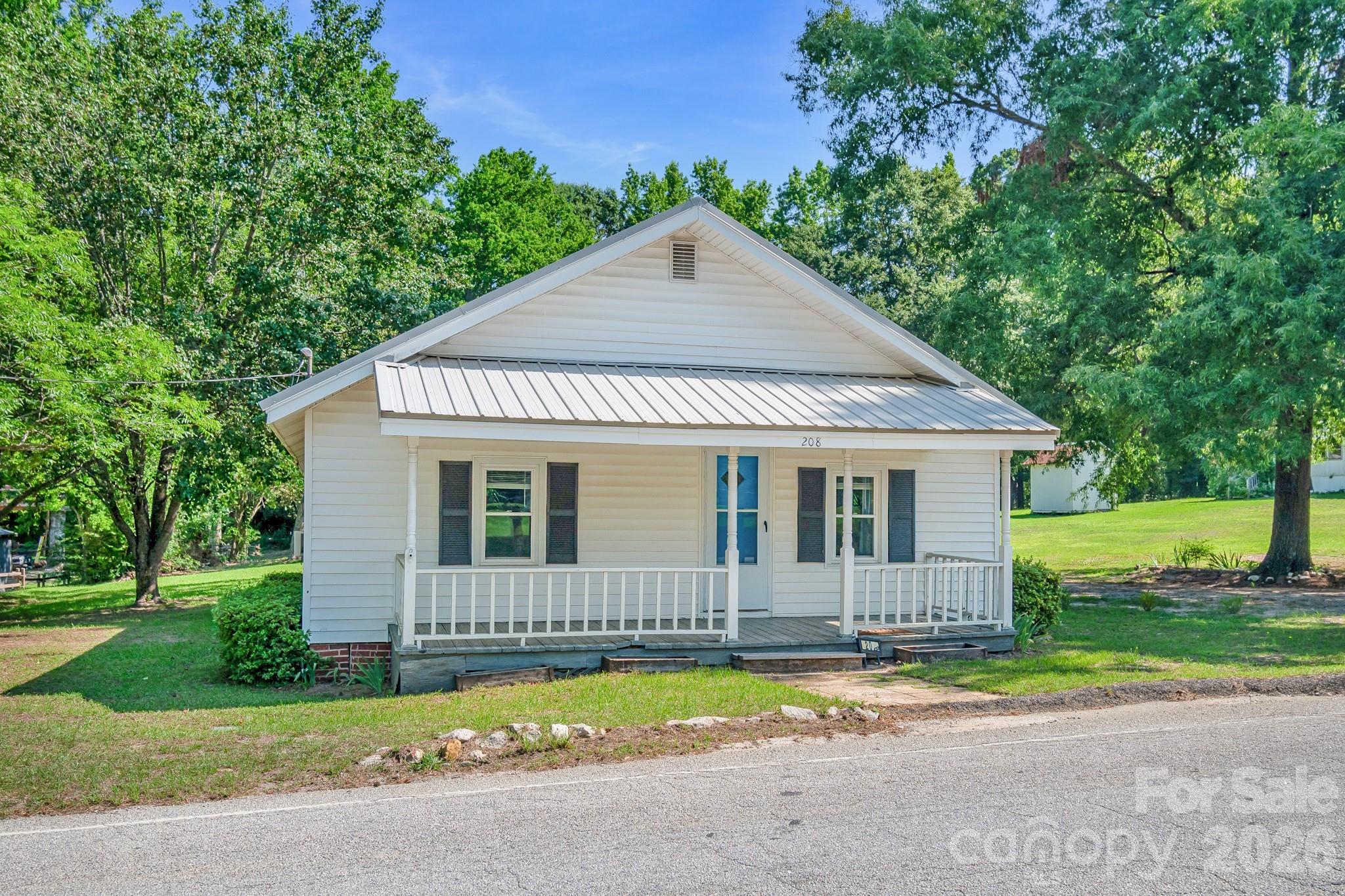 208 W Church Street — Jefferson