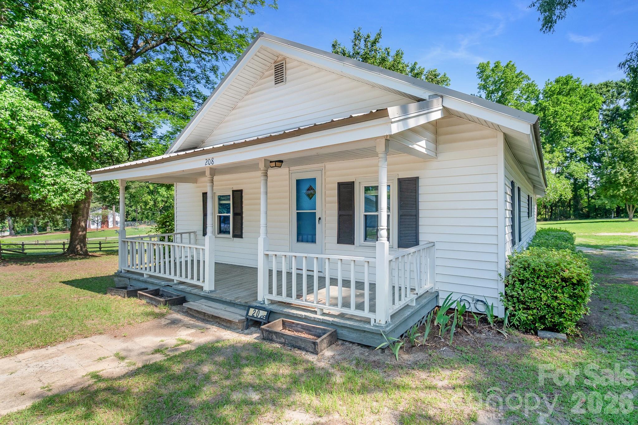 208 W Church Street — Jefferson