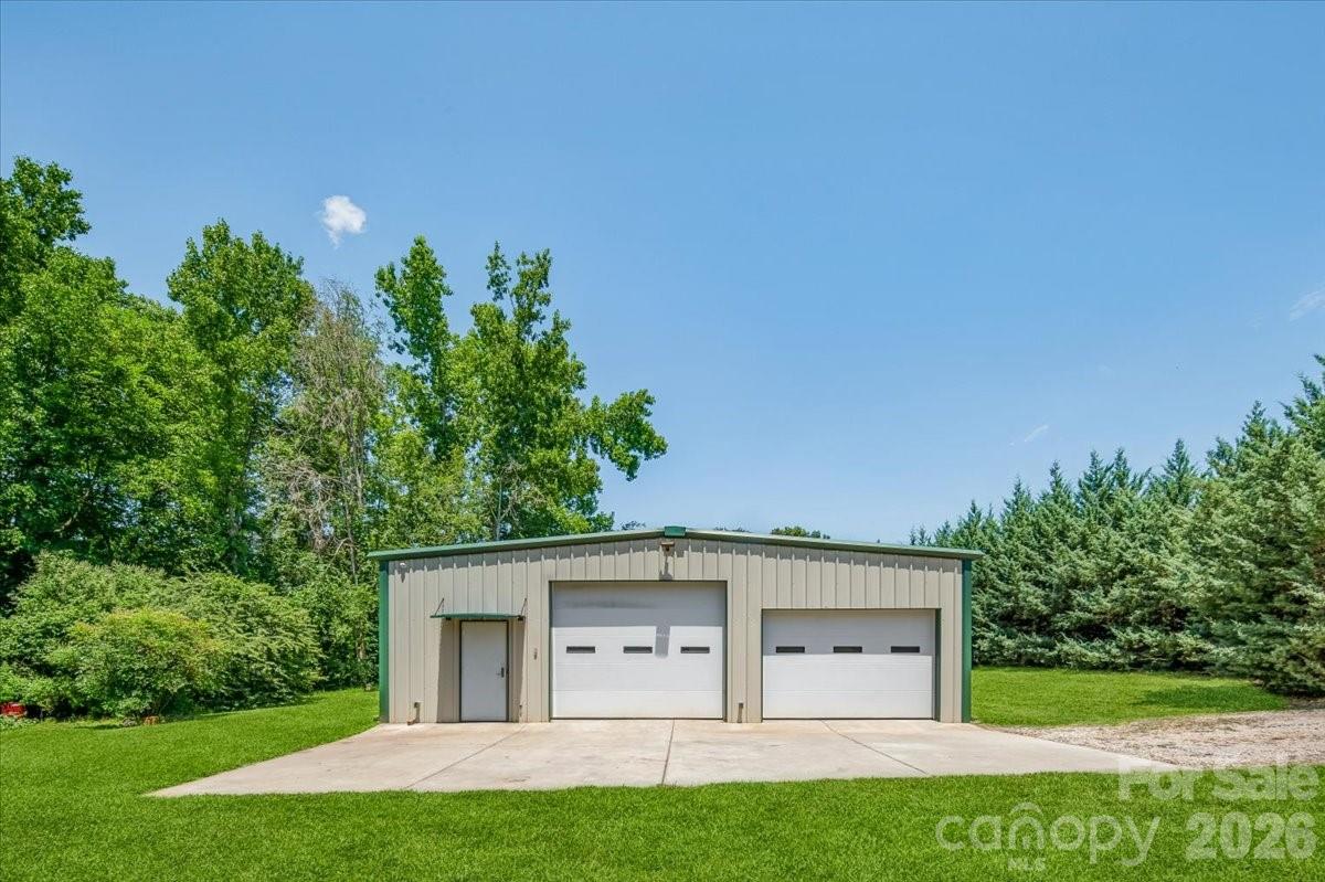 1512 Kinglet Drive — York