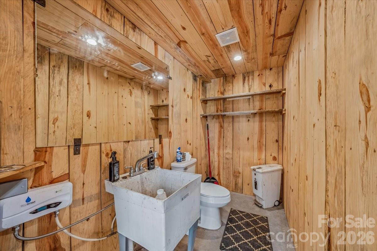 1512 Kinglet Drive — York