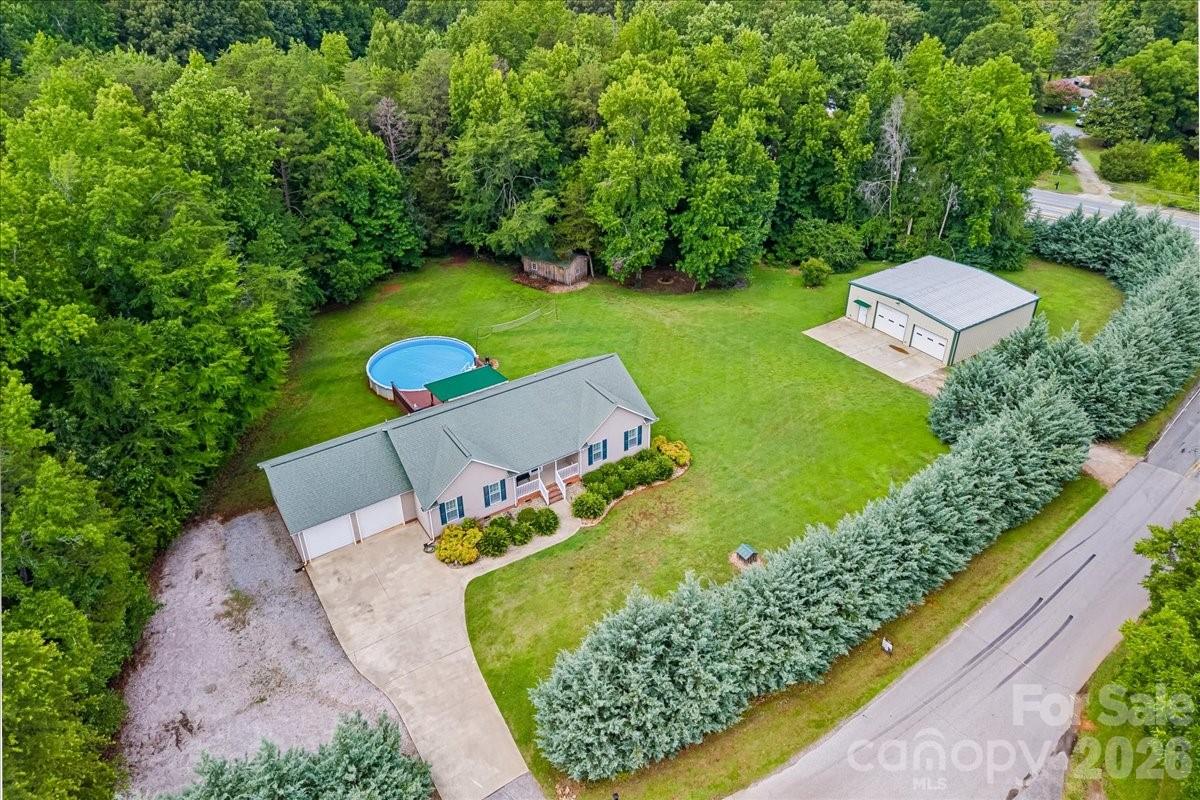 1512 Kinglet Drive — York