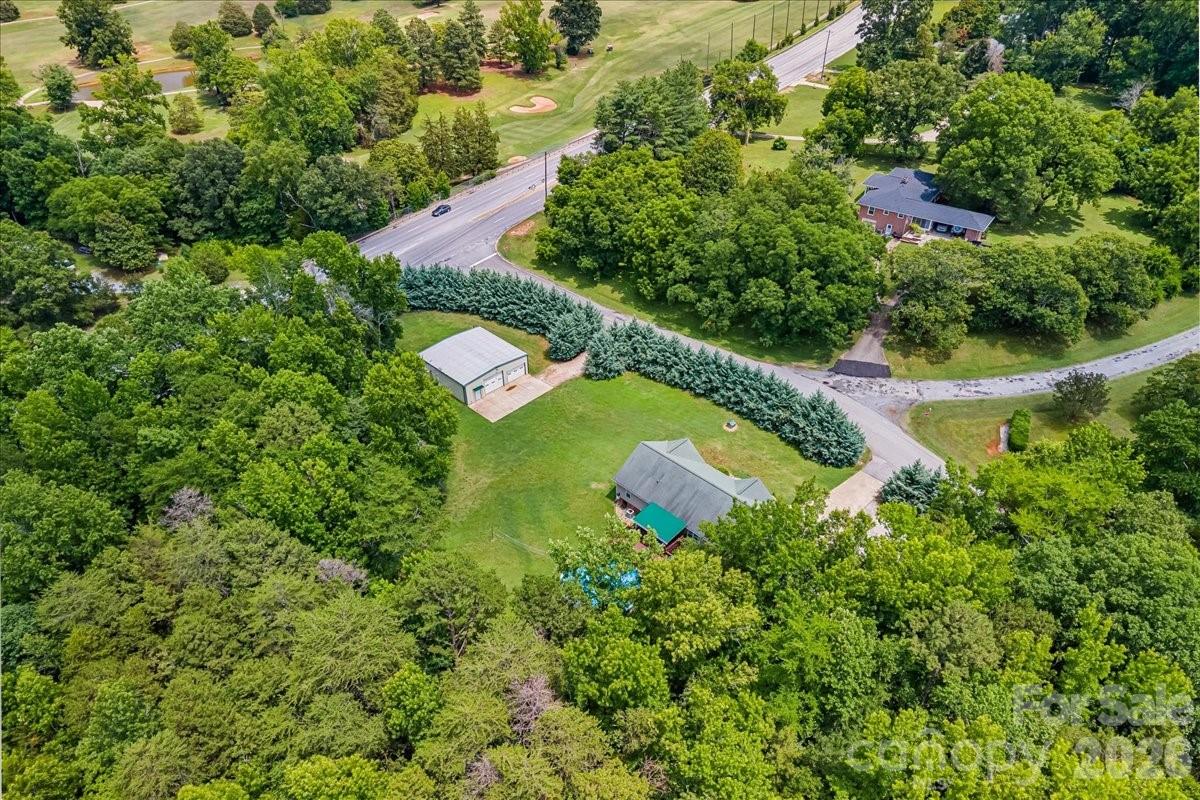 1512 Kinglet Drive — York